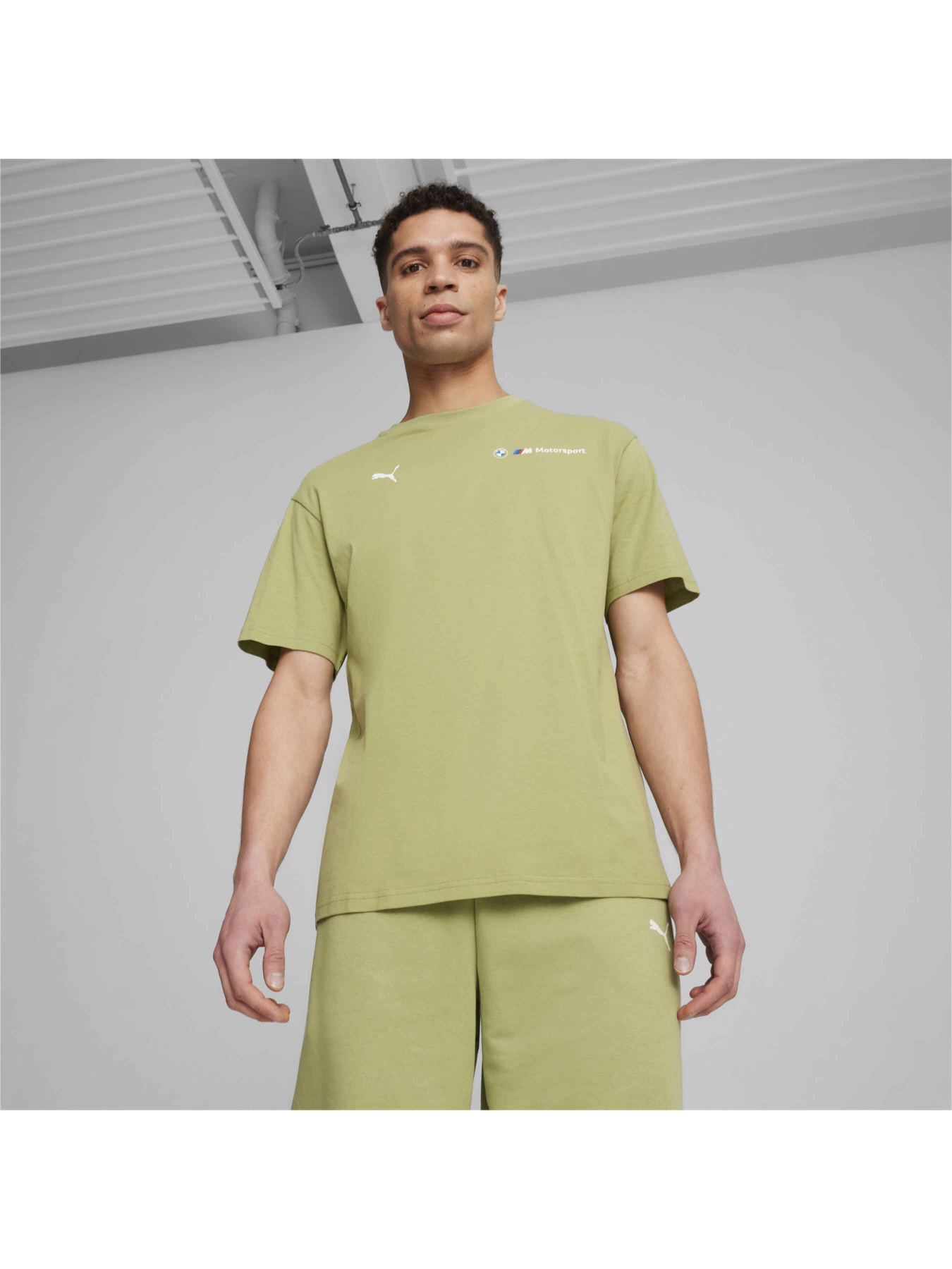 Спортивная футболка PUMA Bmw Mms New Ess Logo Tee модель 627506 Спортивная футболка PUMA Bmw Mms New Ess Logo Tee модель 627506 Фото