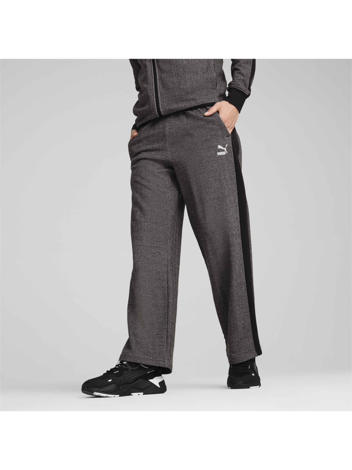 Спортивні штани PUMA T7 Relaxed Track Pants модель 626398 Спортивні штани PUMA T7 Relaxed Track Pants модель 626398 Фото