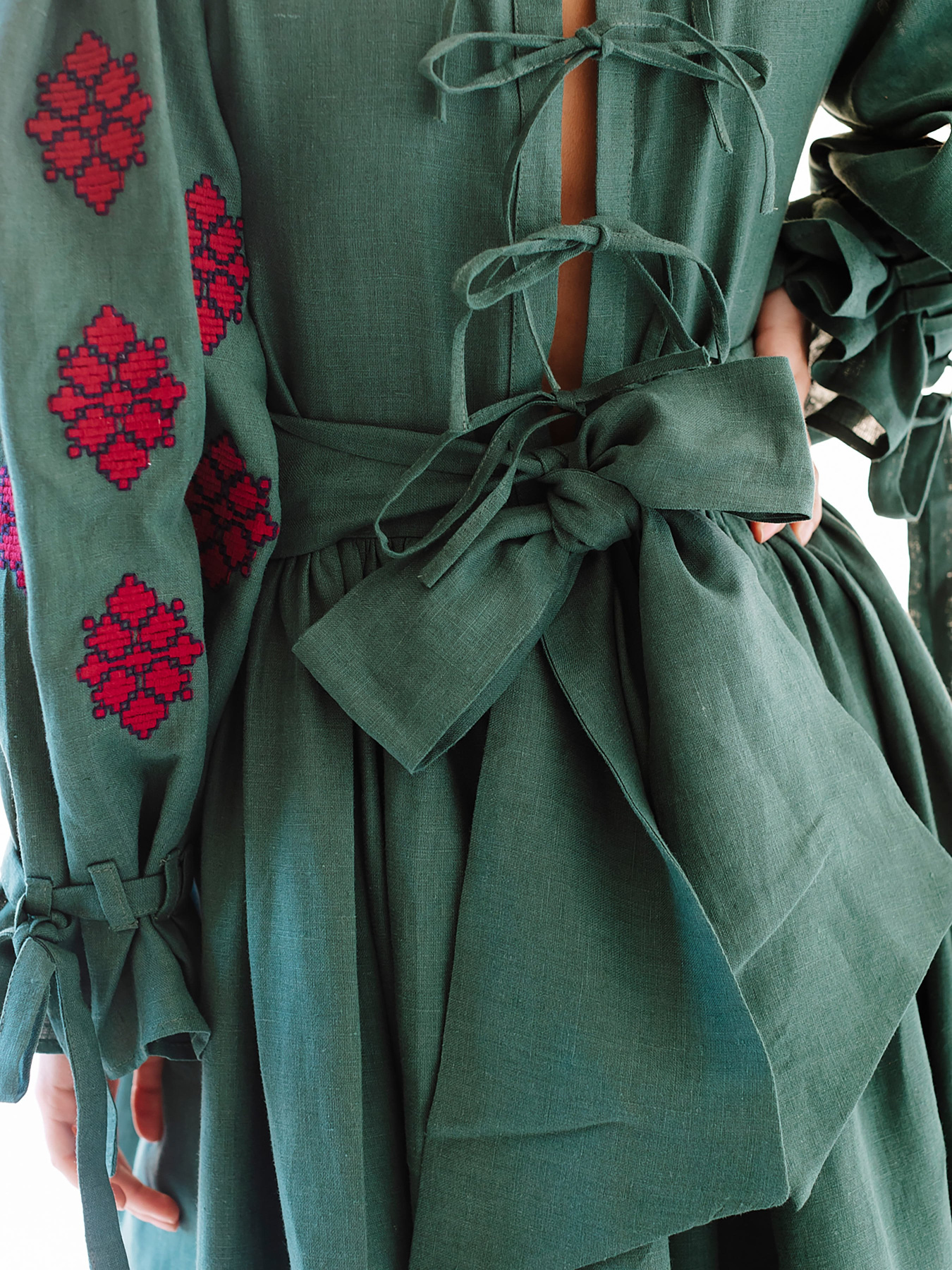 Вишита сукня Embroidered Gem модель 524110 Фото