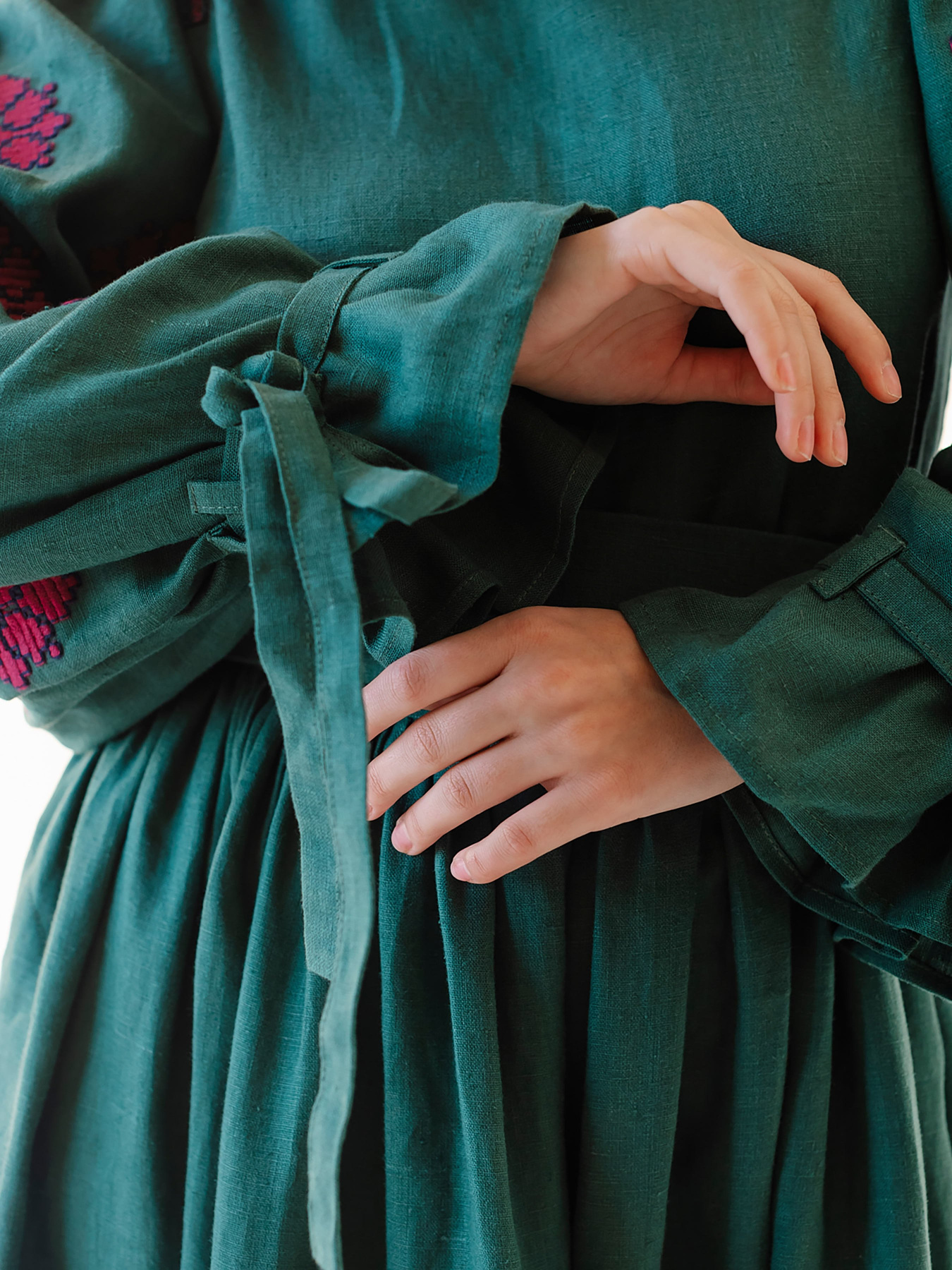 Вишита сукня Embroidered Gem модель 524110 Фото