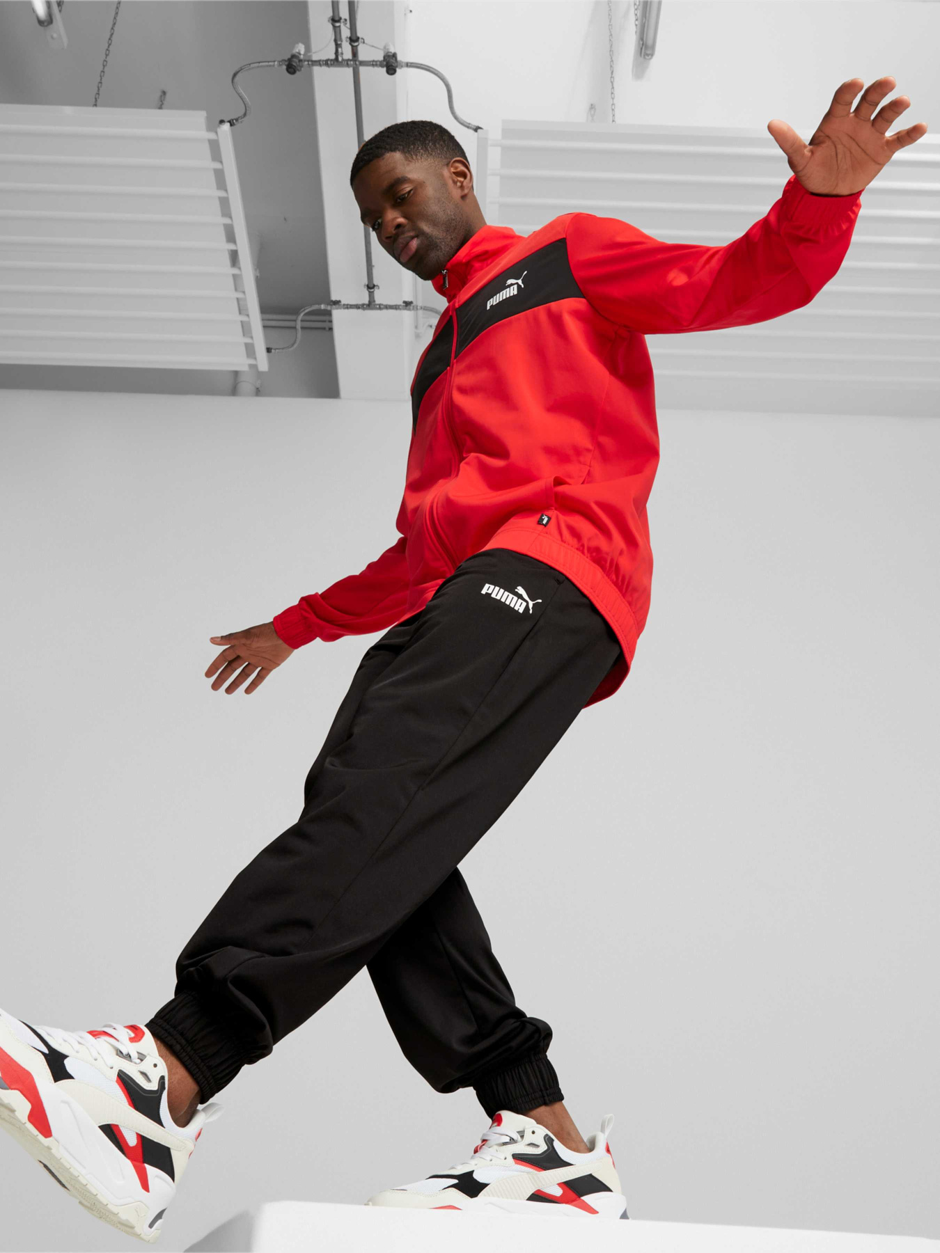 Спортивний костюм PUMA Poly Suit модель 677427 Фото