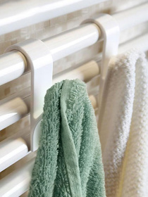 Крючок для полотенцесушителя пластиковый белый MBM MY HOME модель HP-100 WHITE Фото