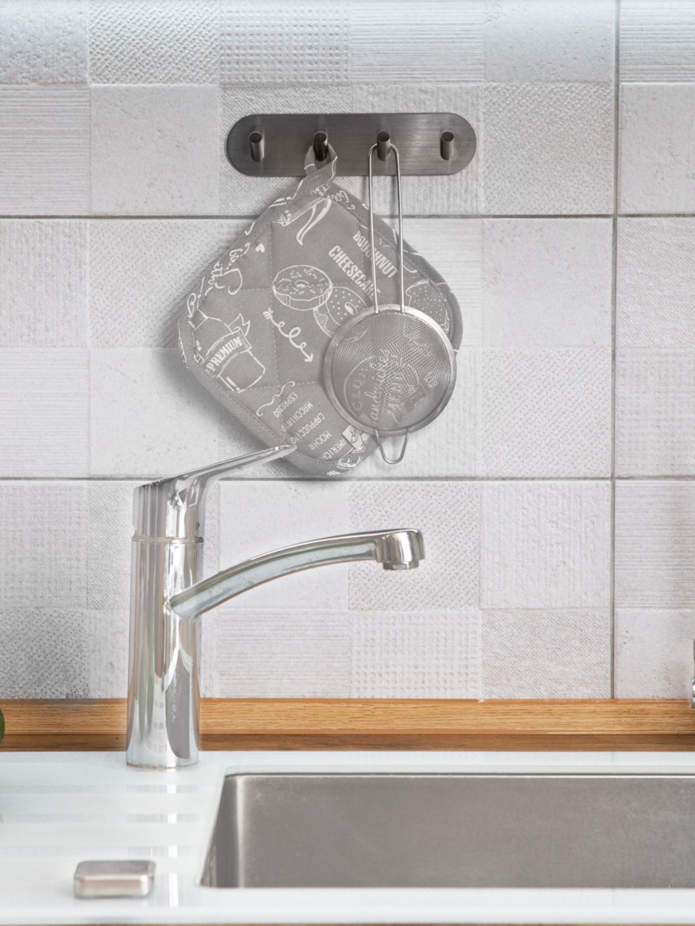 Вешалка на 4 крючка из нержавеющей стали MBM MY HOME модель HSS-192R SS Фото