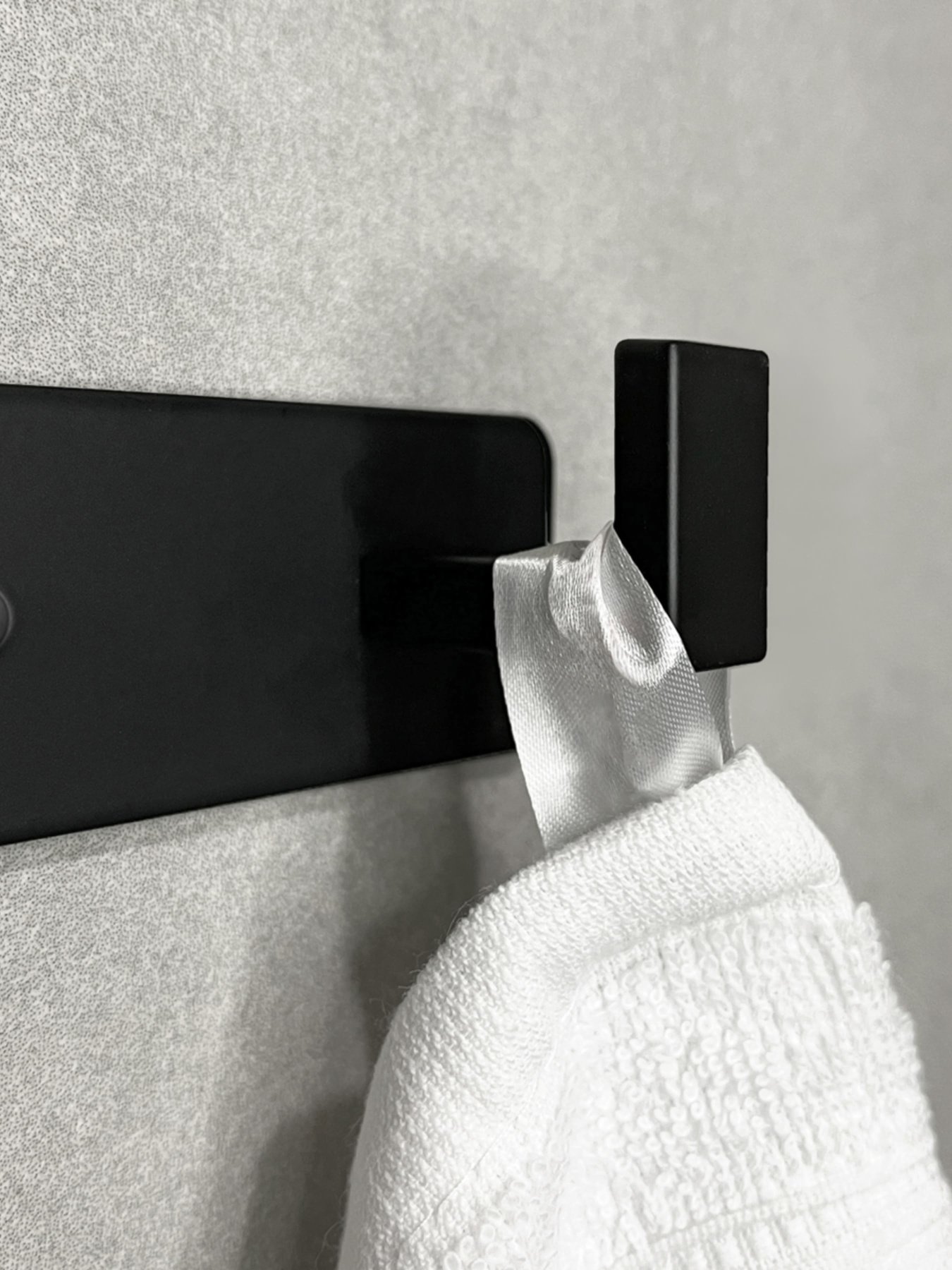 Вешалка на 3 крючка черная MBM MY HOME модель HA-05/3 BLACK Фото