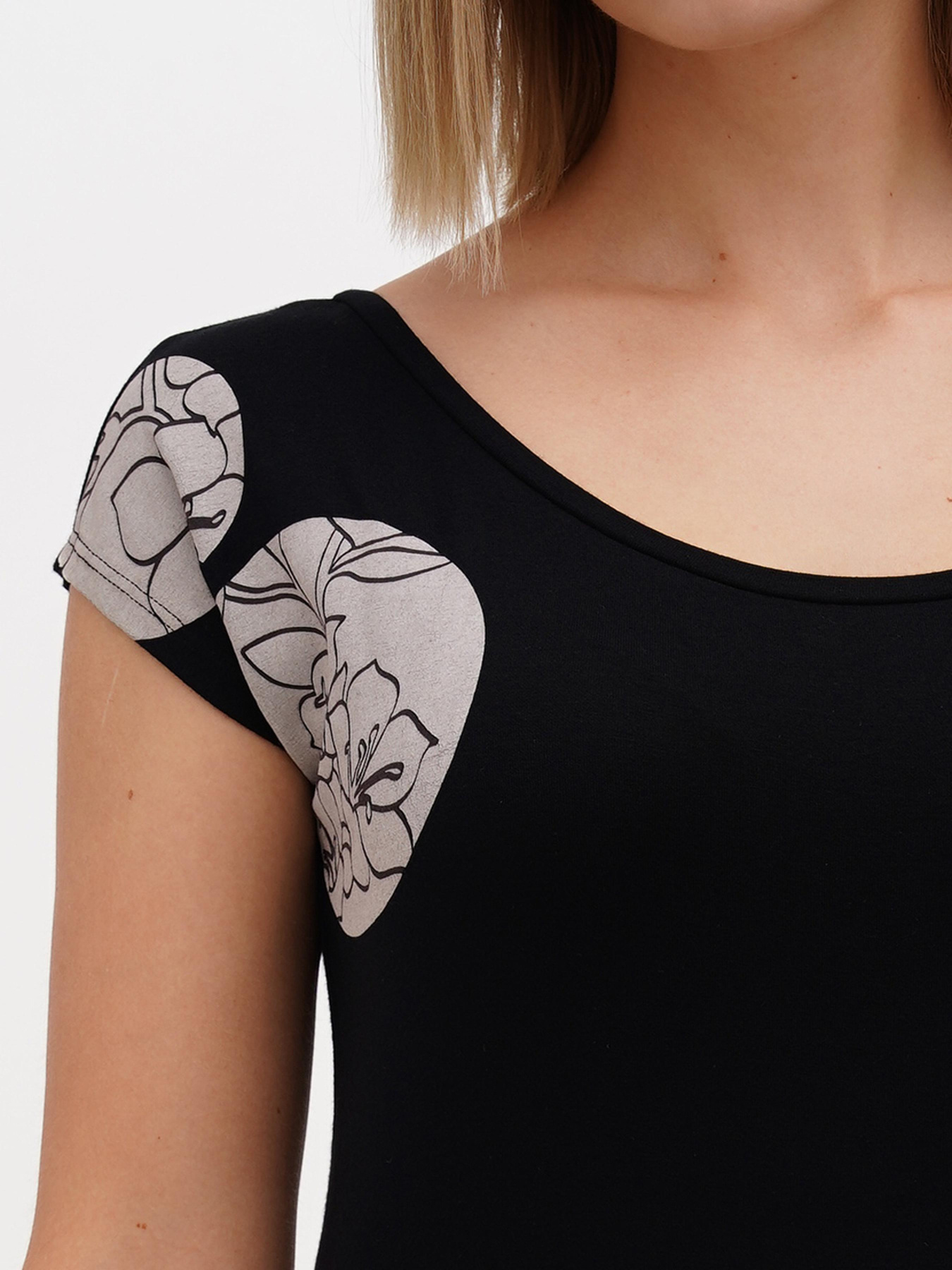 Футболка Sassofono модель A272-SF-1650_чёрный Фото