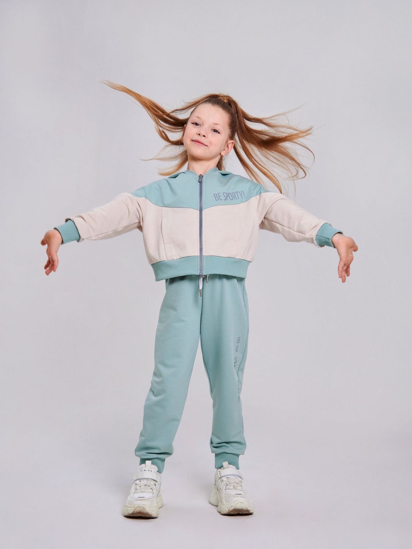 Спортивний костюм SMIL модель smil_117406-svetlyj-haki Фото