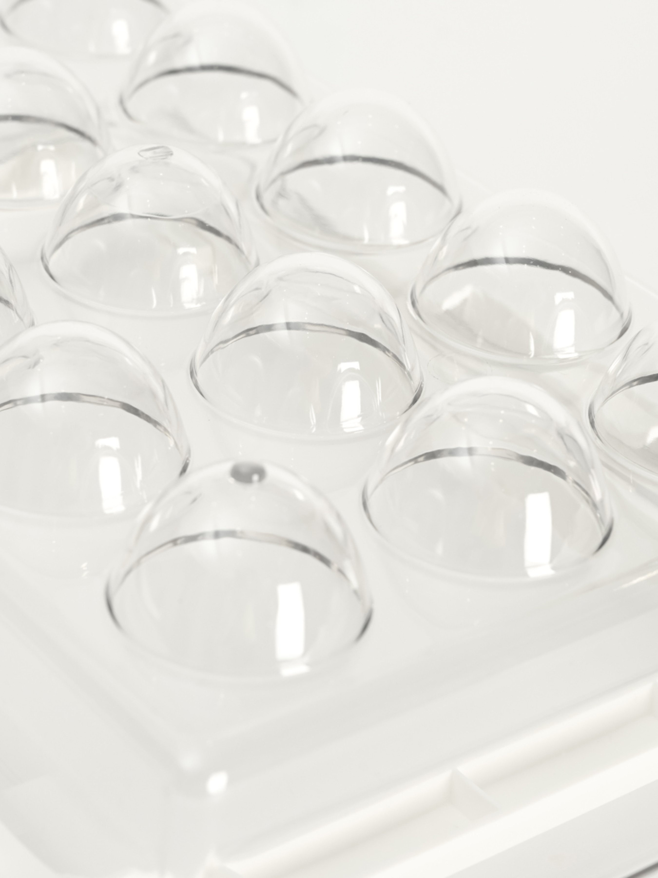 Контейнер подвесной для яиц в холодильник MBM HOME модель KP-69 T Фото