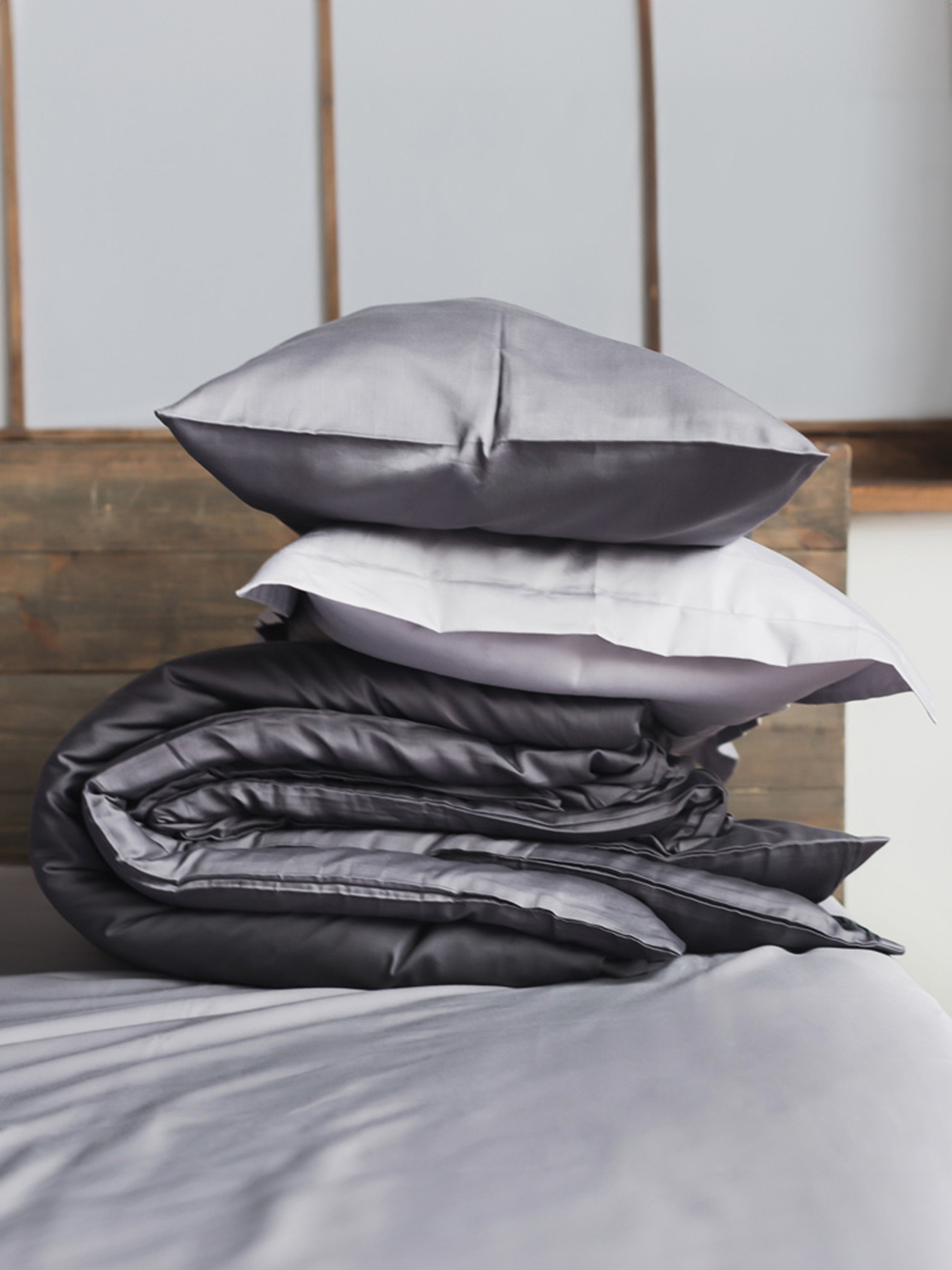 Комплект постільної білизни Gray and Grey з натурального сатину OWLED модель SB1-1001-GG Комплект постільної білизни Gray and Grey з натурального сатину OWLED модель SB1-1001-GG Фото