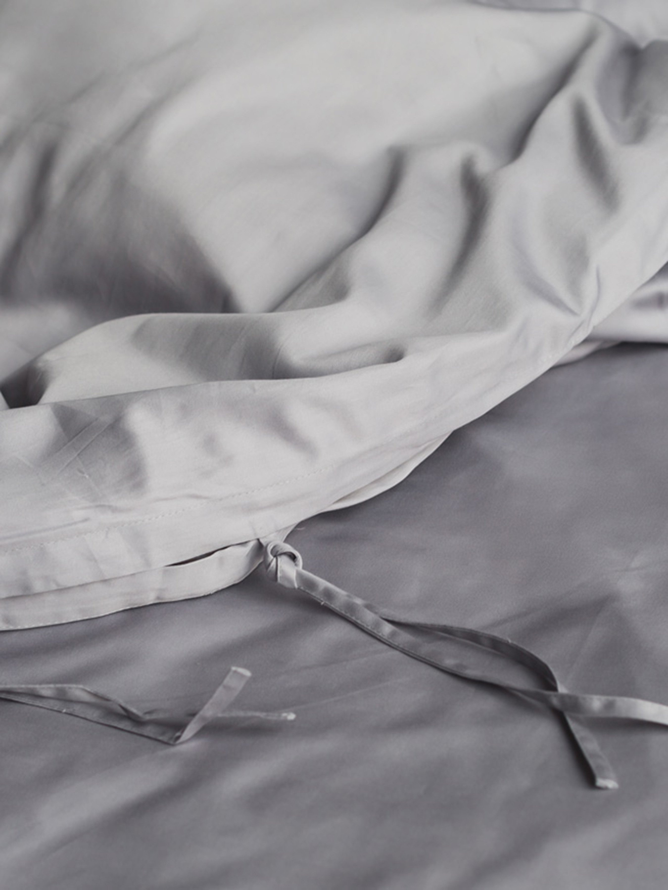 Комплект постільної білизни Grey Smoke на завʼязках з натурального сатину OWLED Модель SB1-1001-GSZ Фото
