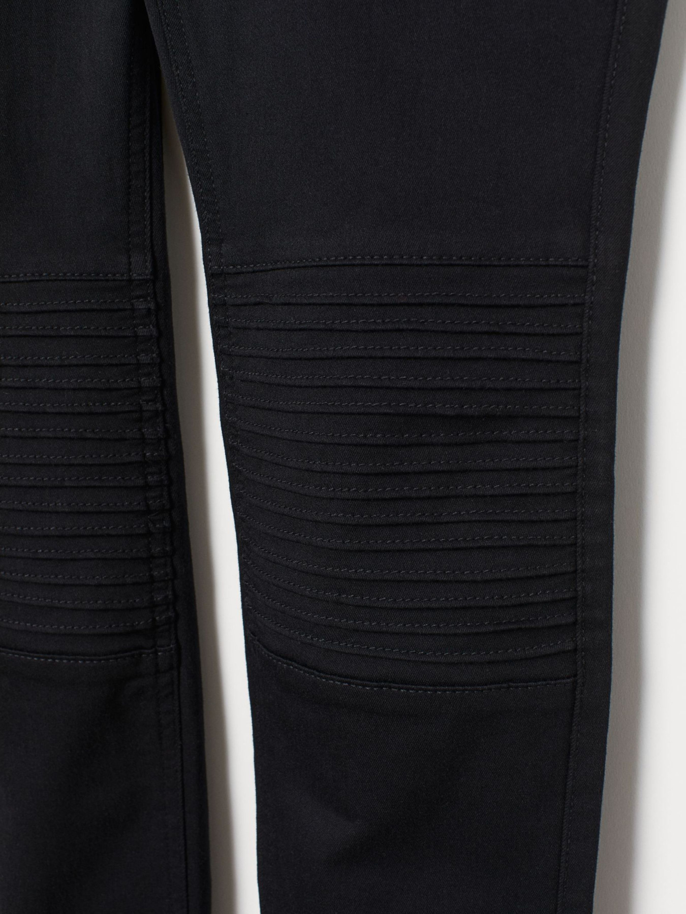 Завужені джинси H&M модель 73925 Фото