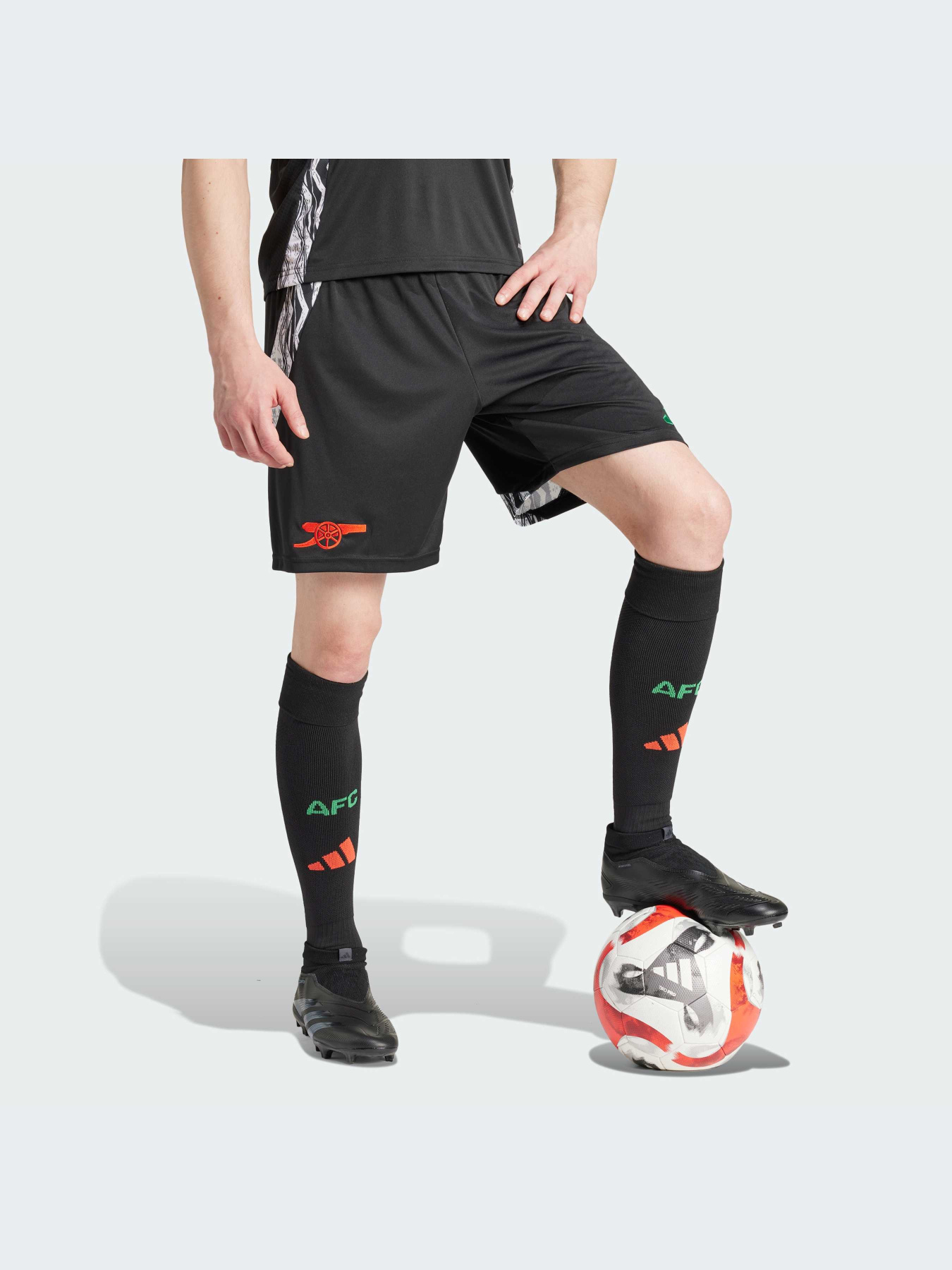 Шорты спортивные Adidas модель IT6149 Фото