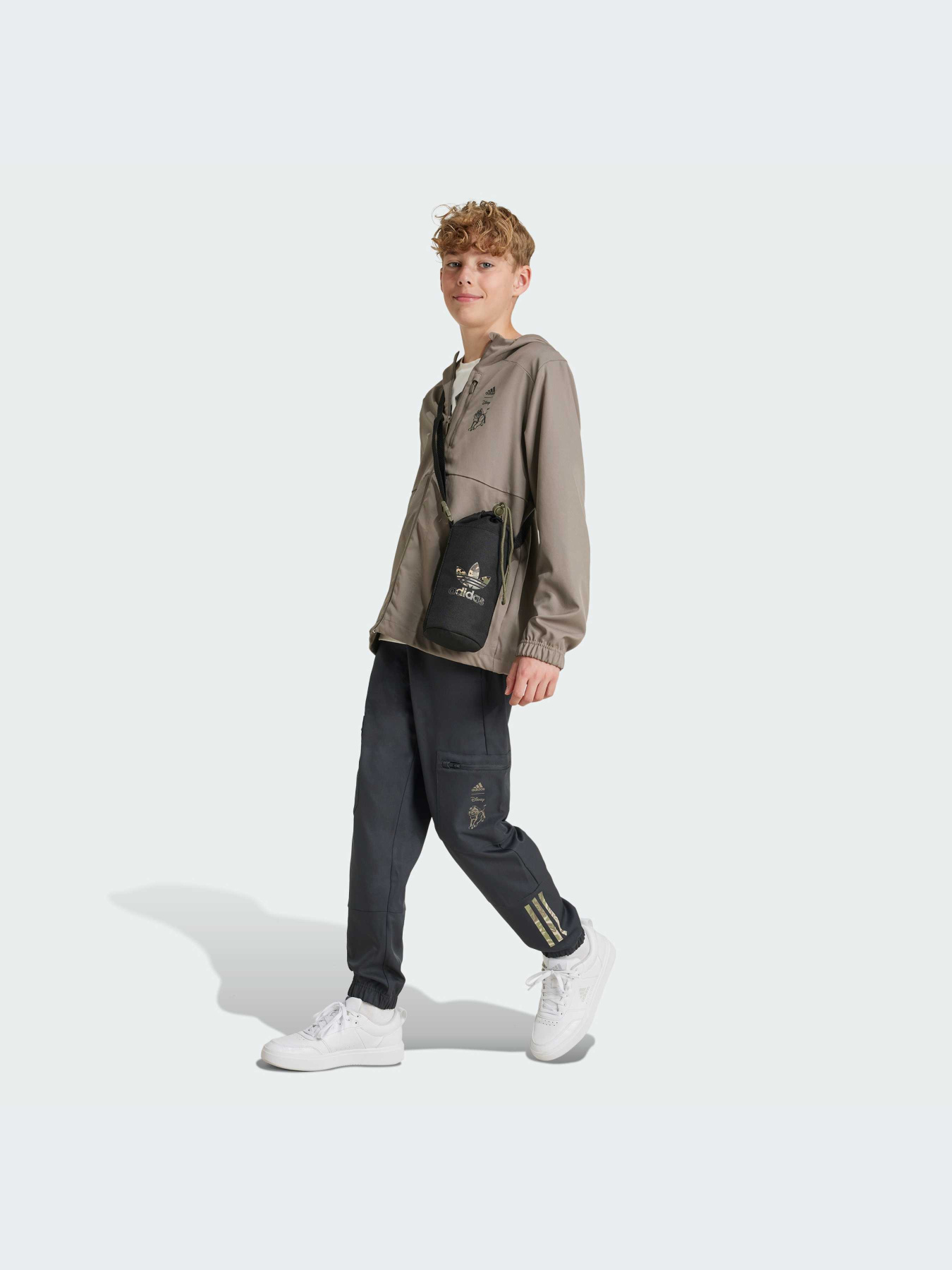 Ветровка Adidas x Disney модель IV9633 Фото