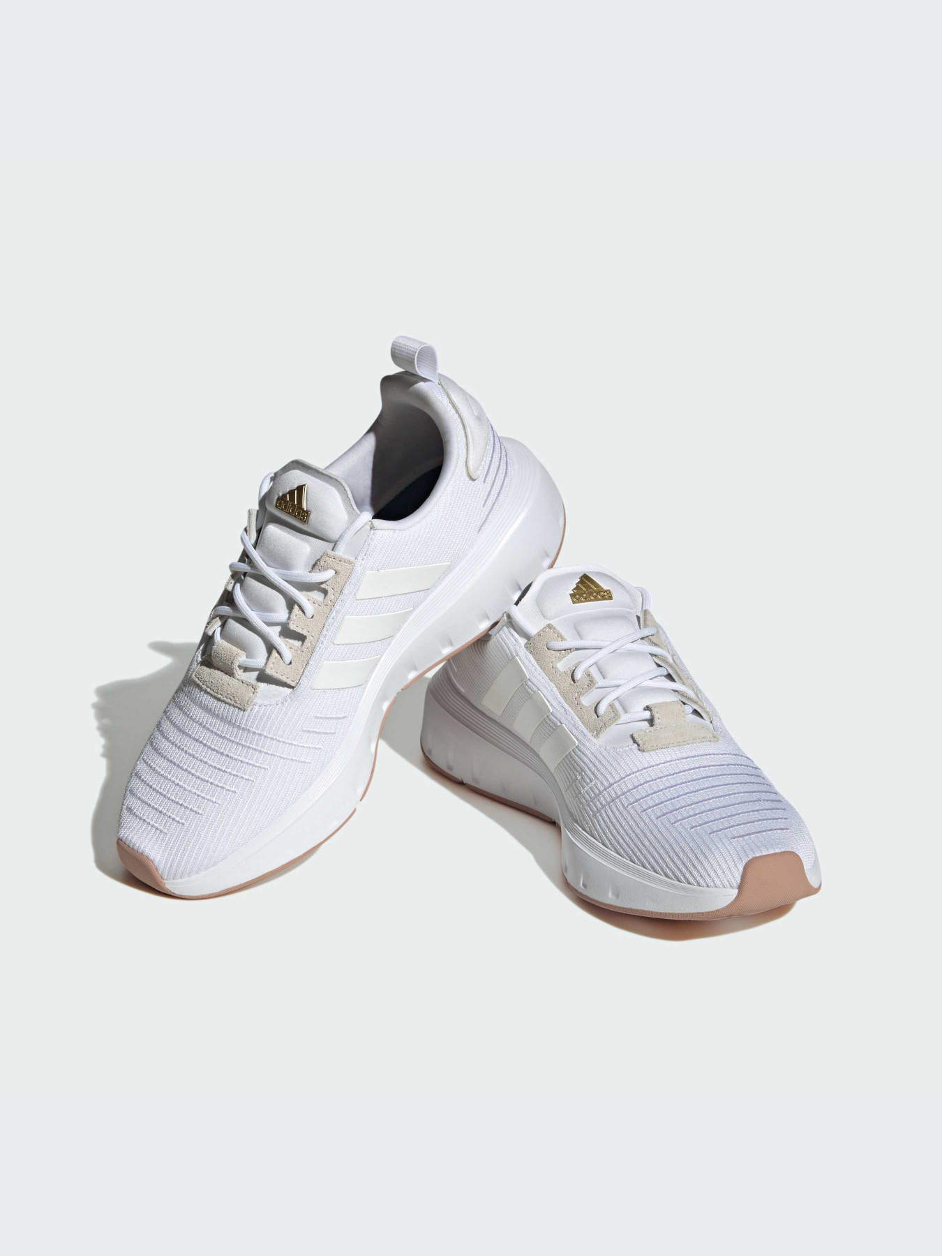 Кросівки повсякденні Adidas Swift модель IG4715 Фото