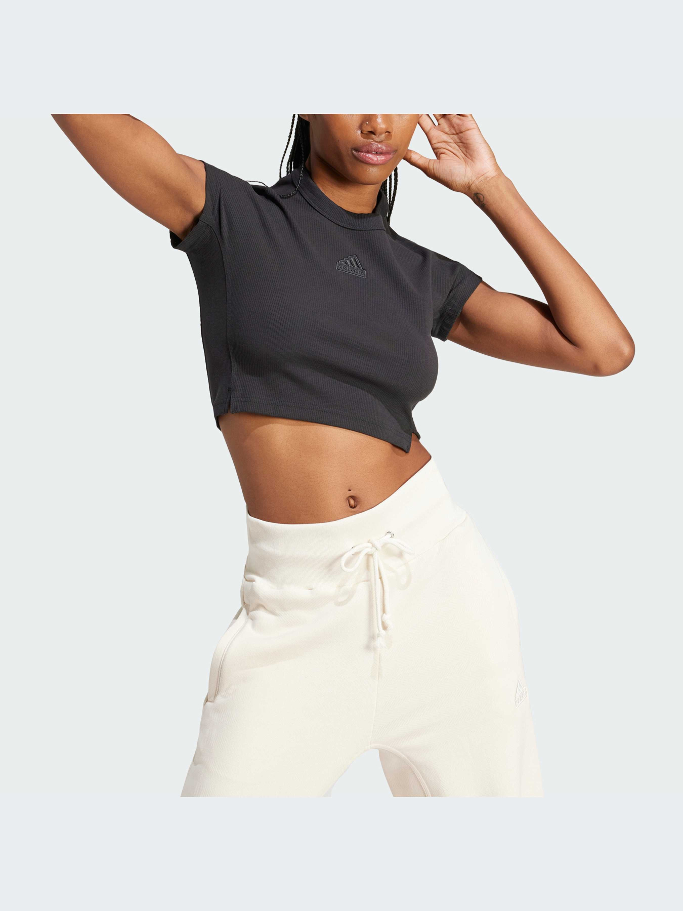 Топ Adidas модель IT2547 Топ Adidas модель IT2547 Фото