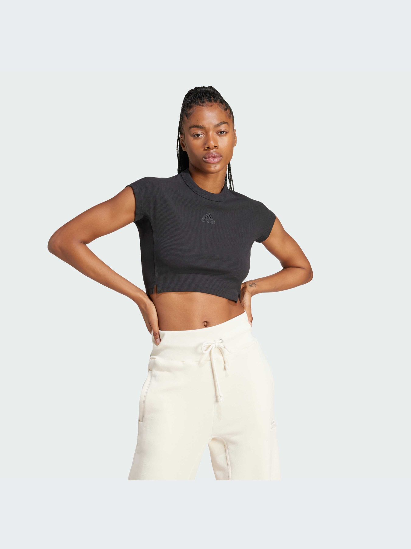 Топ Adidas модель IT2547 Топ Adidas модель IT2547 Фото