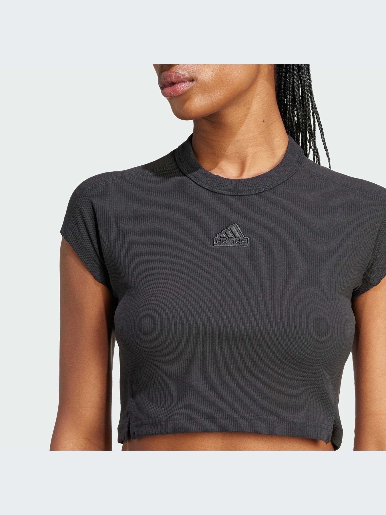 Топ Adidas модель IT2547 Топ Adidas модель IT2547 Фото