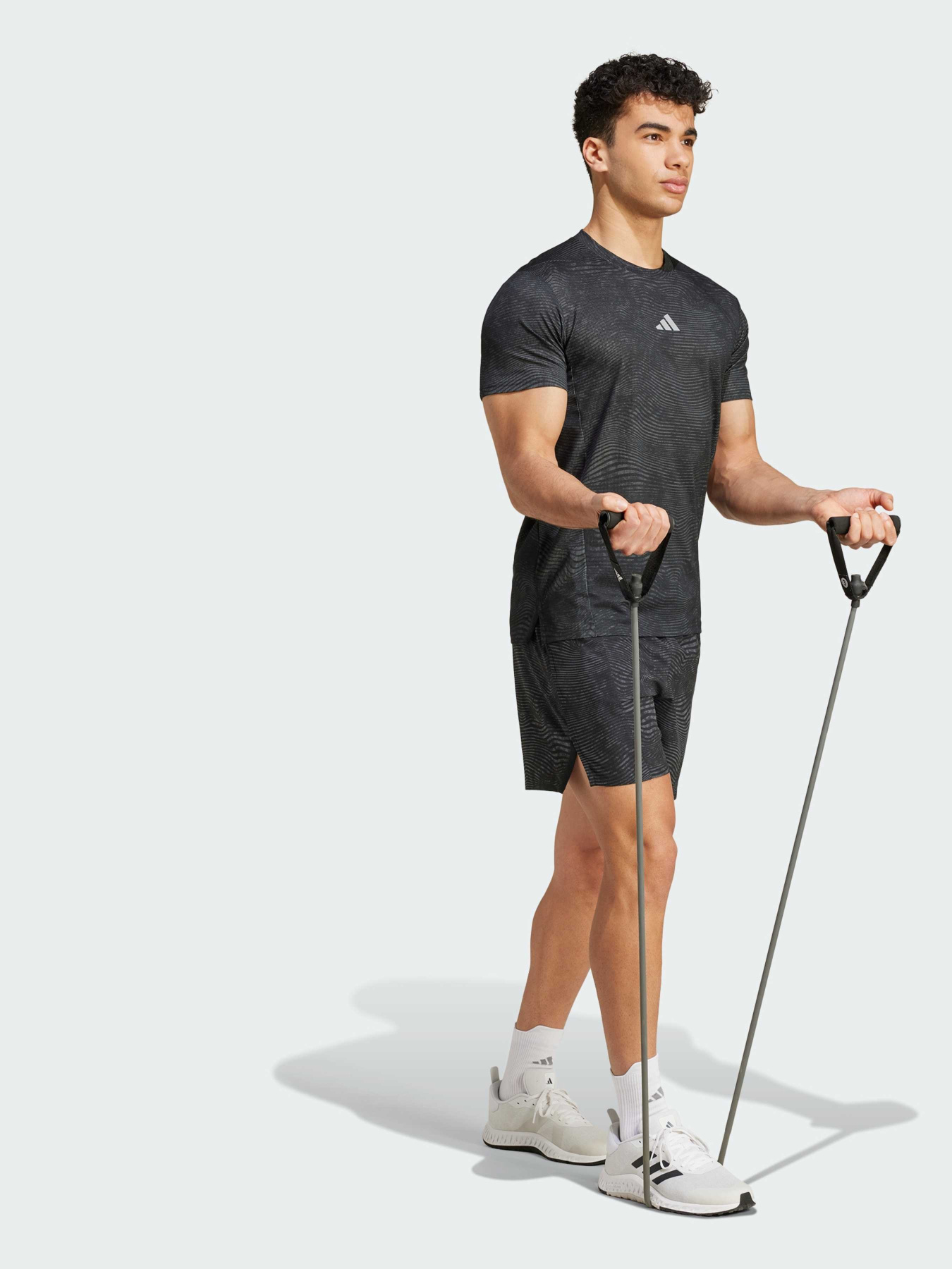 Шорти спортивні Adidas модель IV6117 Фото