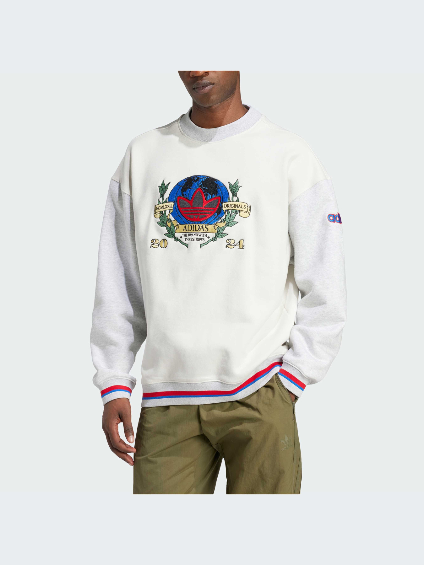 Свитшот Adidas Graphics модель IX6755 Фото