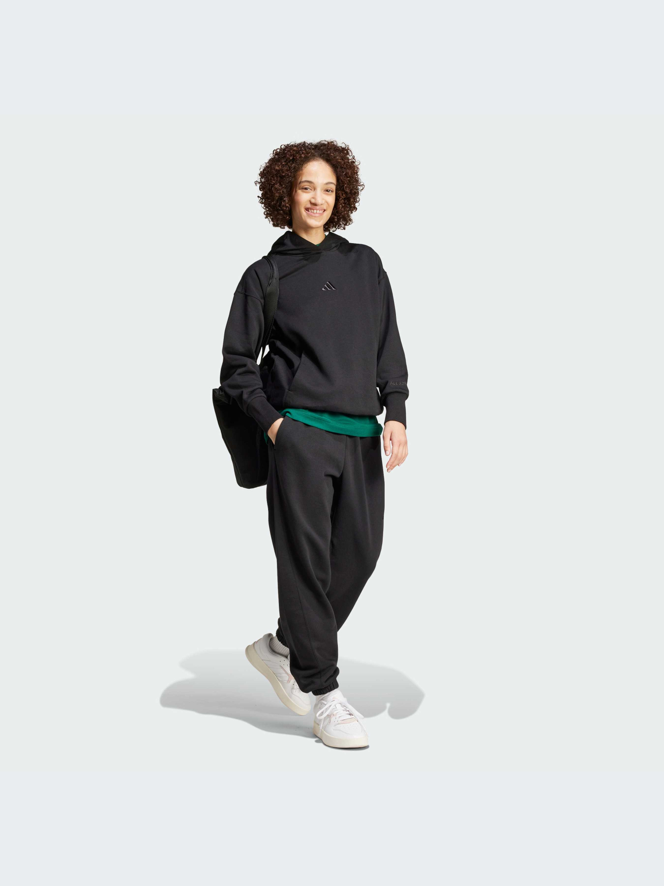 Джоггеры Adidas модель IW1024 Фото