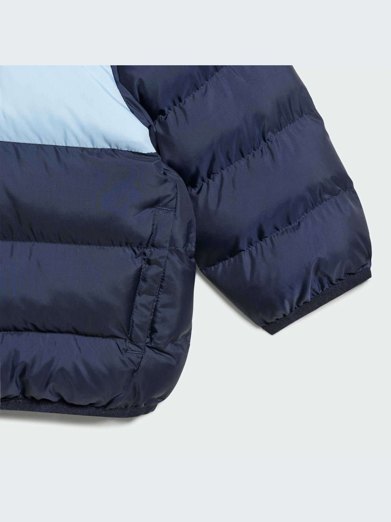 Зимова куртка Adidas модель IV9507 Зимова куртка Adidas модель IV9507 Фото