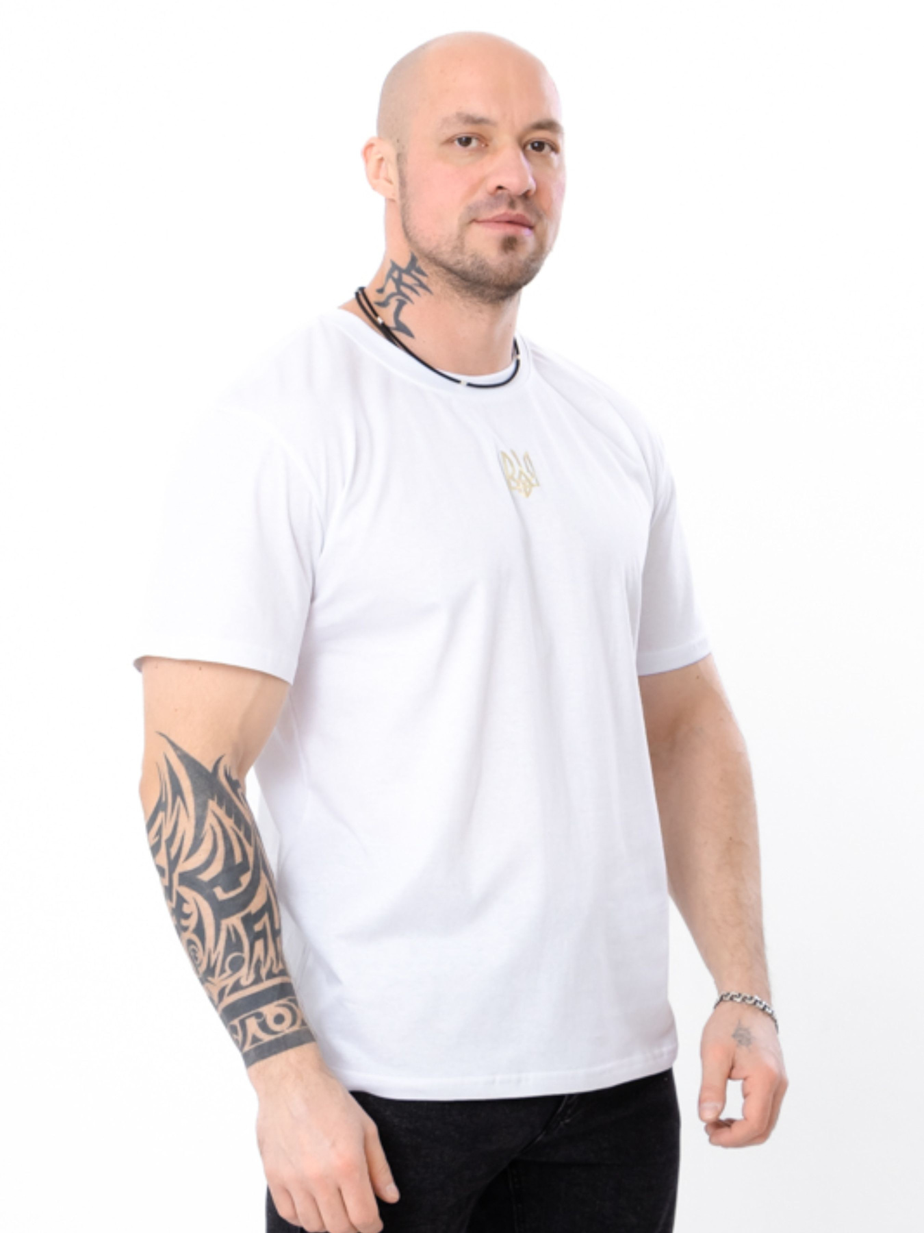 Футболка Носи своє модель 8012-2-gerb-zoloto-na-blomu Фото