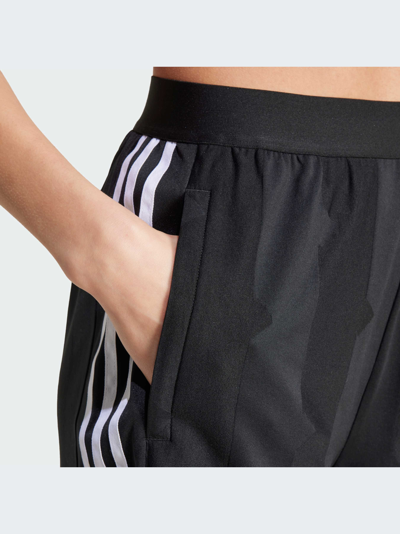 Шорты Adidas Tiro модель IX3502-KZ Фото