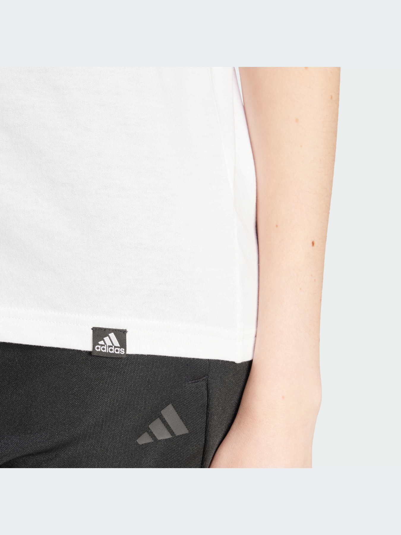 Футболки и поло Adidas модель IX6455-KZ Футболки и поло Adidas модель IX6455-KZ Фото