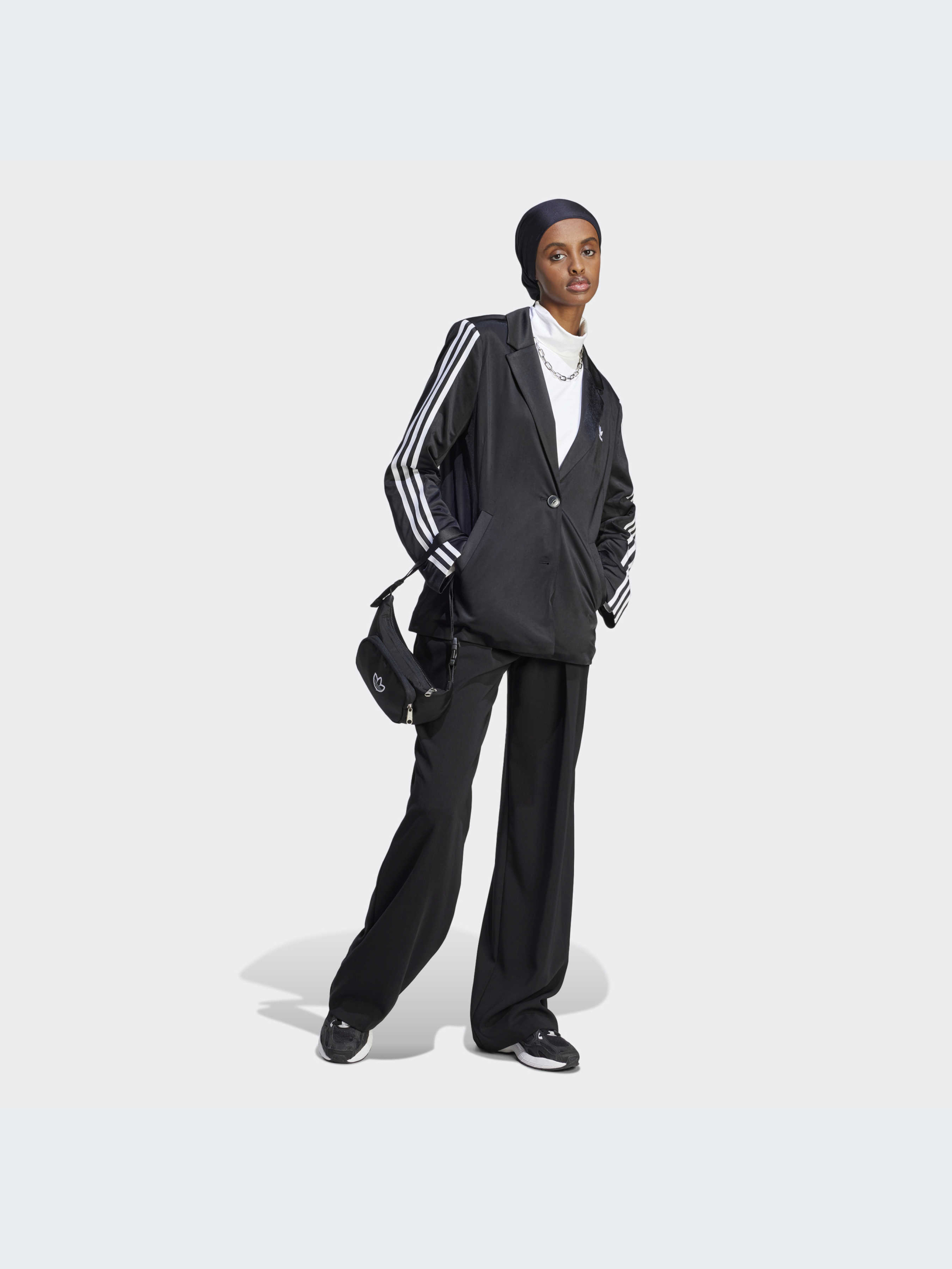 Блейзер Adidas модель IK0440-KZ для женщин, цвет: Чёрный - купить