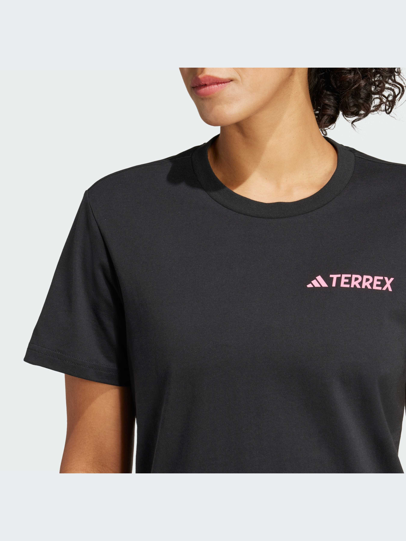 Футболки и поло Adidas модель IZ0449-KZ Футболки и поло Adidas модель IZ0449-KZ Фото