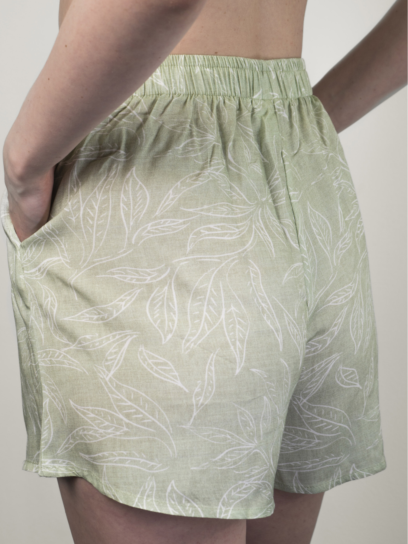 Шорти Elegante модель 1529 Фото