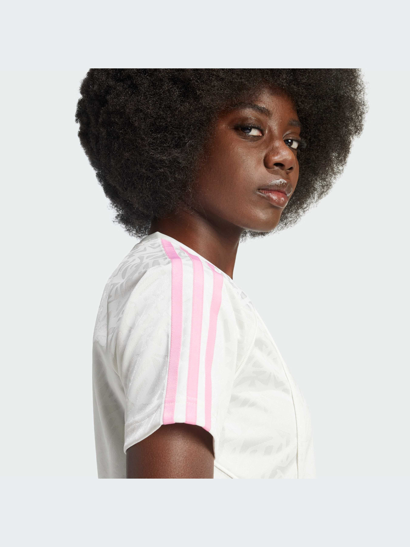 Футболка Adidas Культовые силуэты модель IW5478 Фото