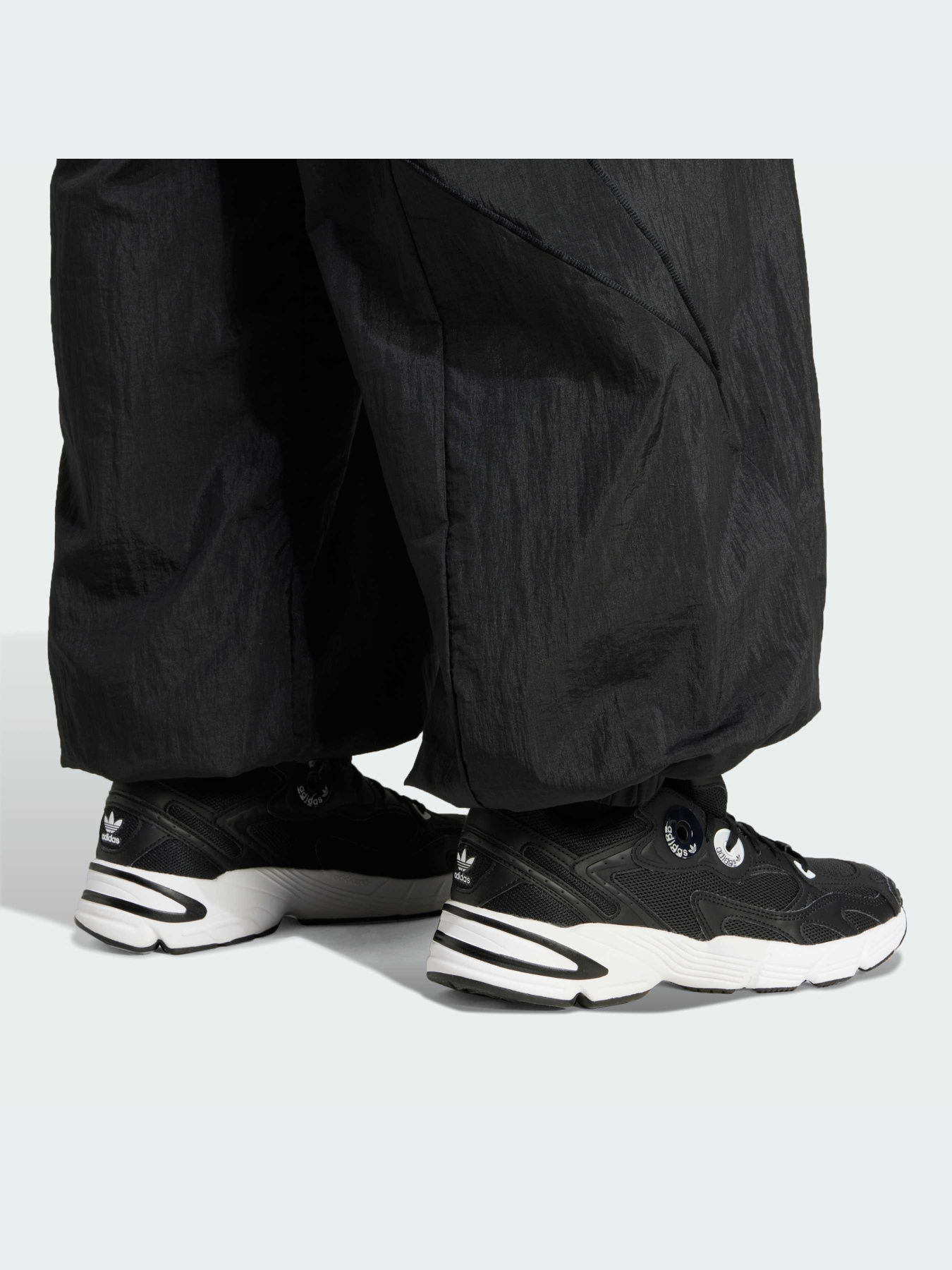 Штани повсякденні Adidas модель IW5487 Фото