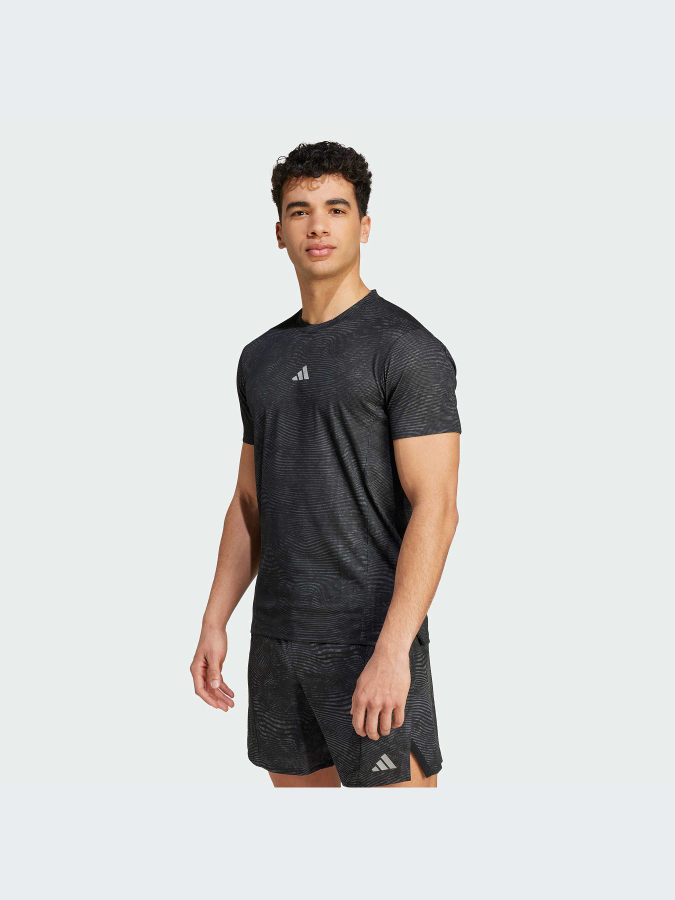 Футболка спортивная Adidas модель IV6119 Футболка спортивная Adidas модель IV6119 Фото