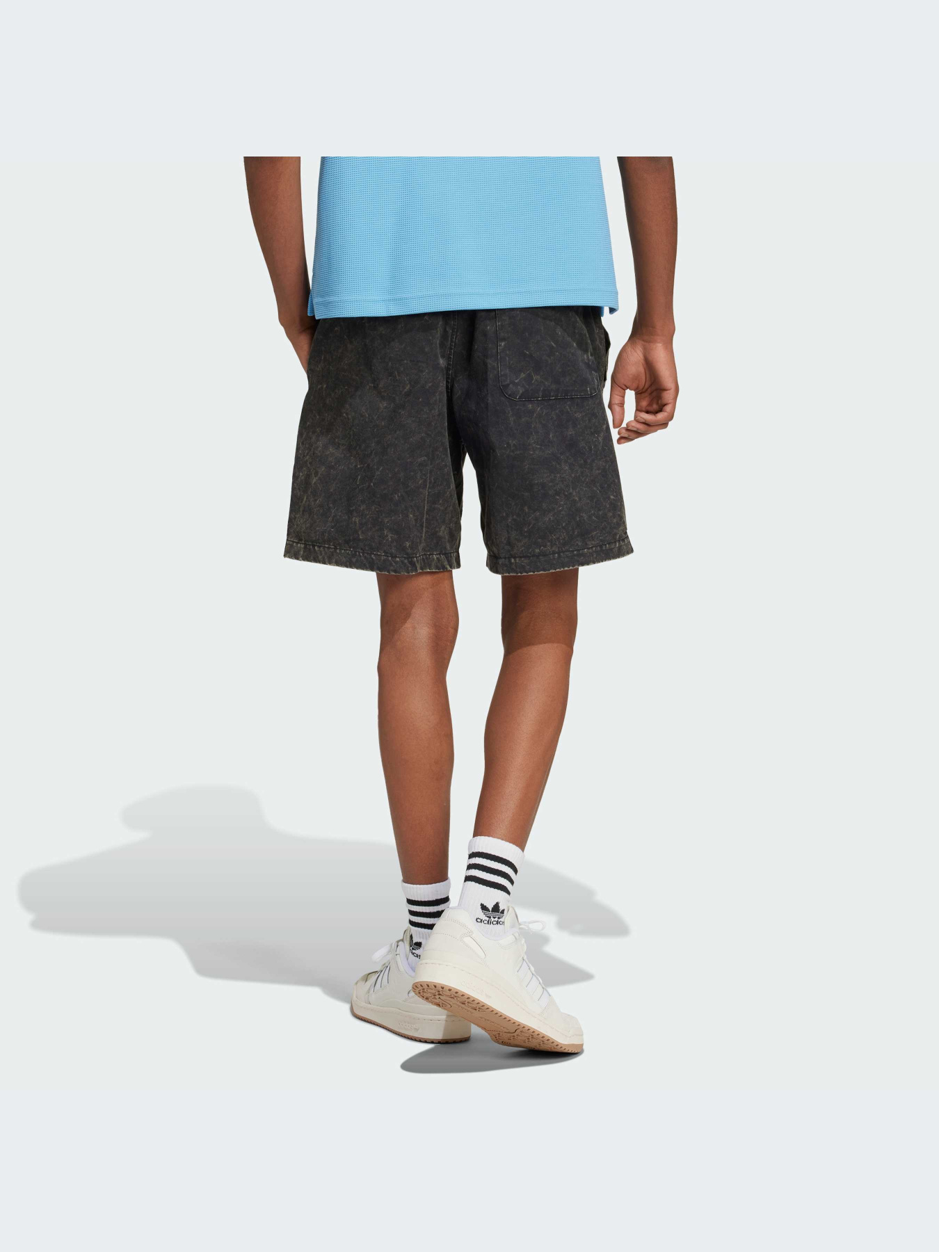 Повсякденні шорти Adidas Graphics модель IZ2548 Повсякденні шорти Adidas Graphics модель IZ2548 Фото