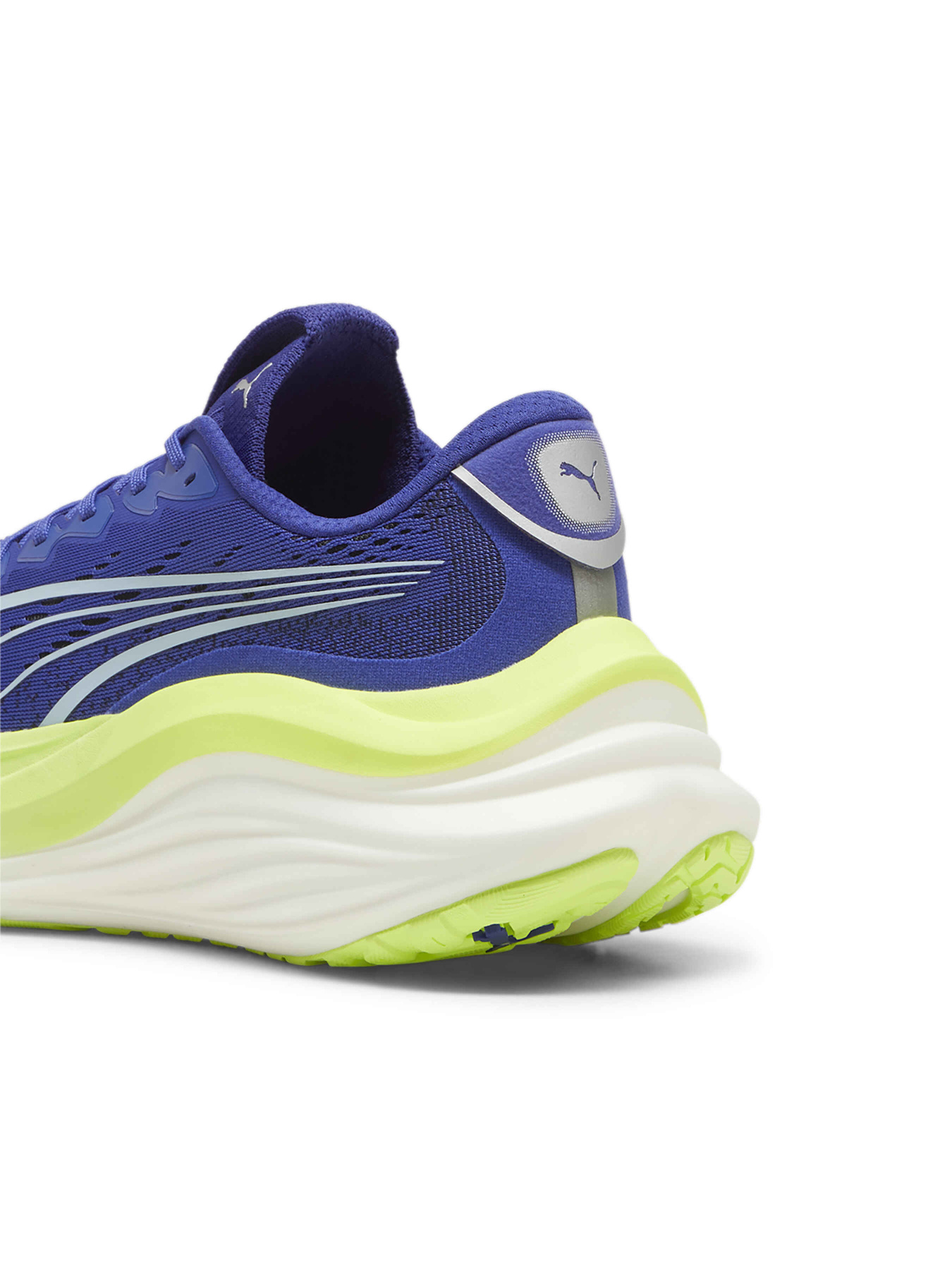 Кросівки для бігу PUMA Magmax Nitro™ модель 310088 Фото