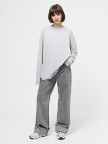 Лонгслив Ейсік Оверсайз модель LonhslivSvitlosiryi Фото