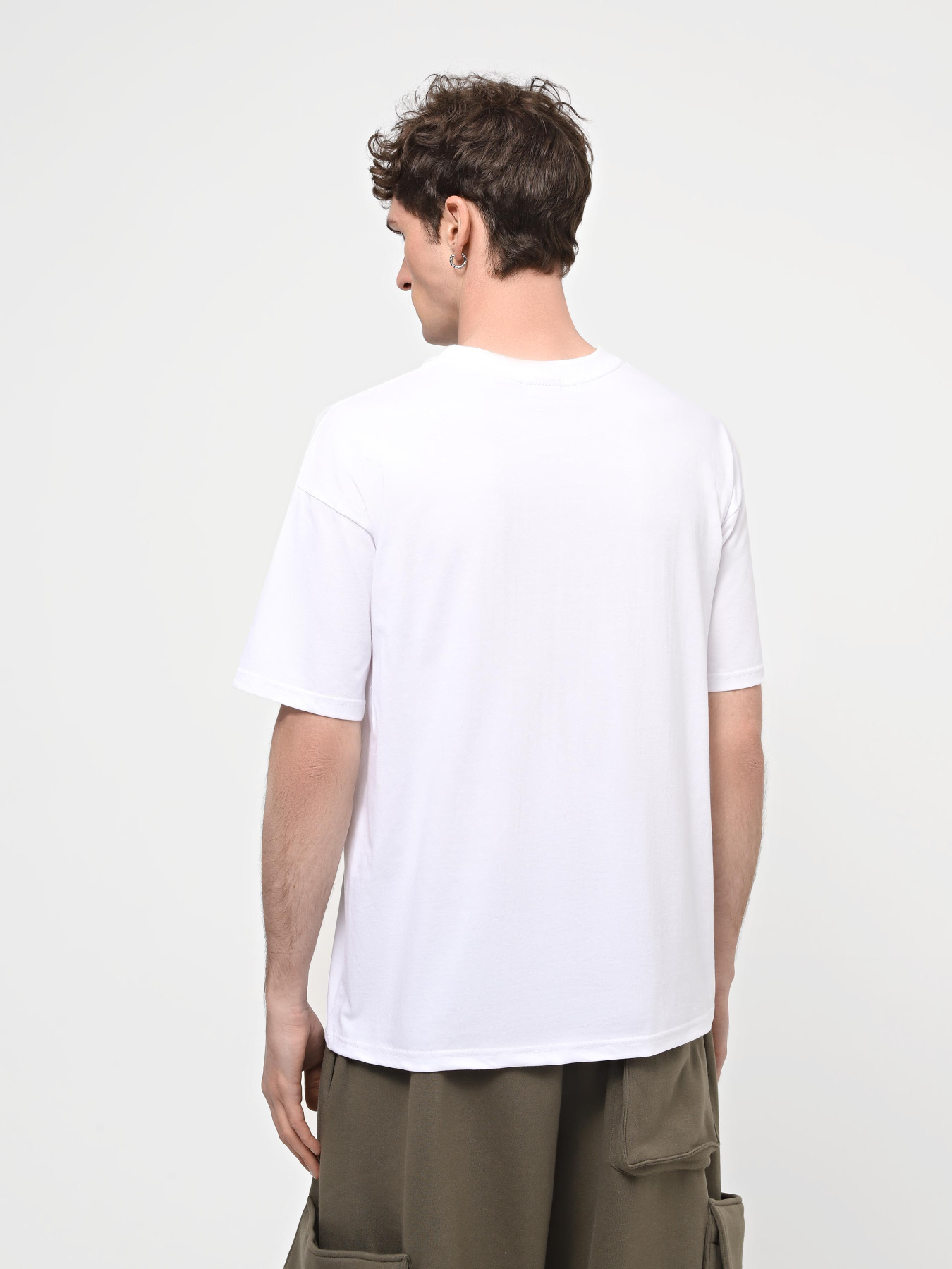 Футболка Ейсік Оверсайз модель Bila Фото