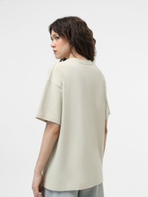 Футболка Ейсік Оверсайз модель Bezheva Фото