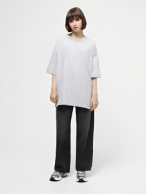 Футболка Ейсік Оверсайз модель SvitloSira Фото