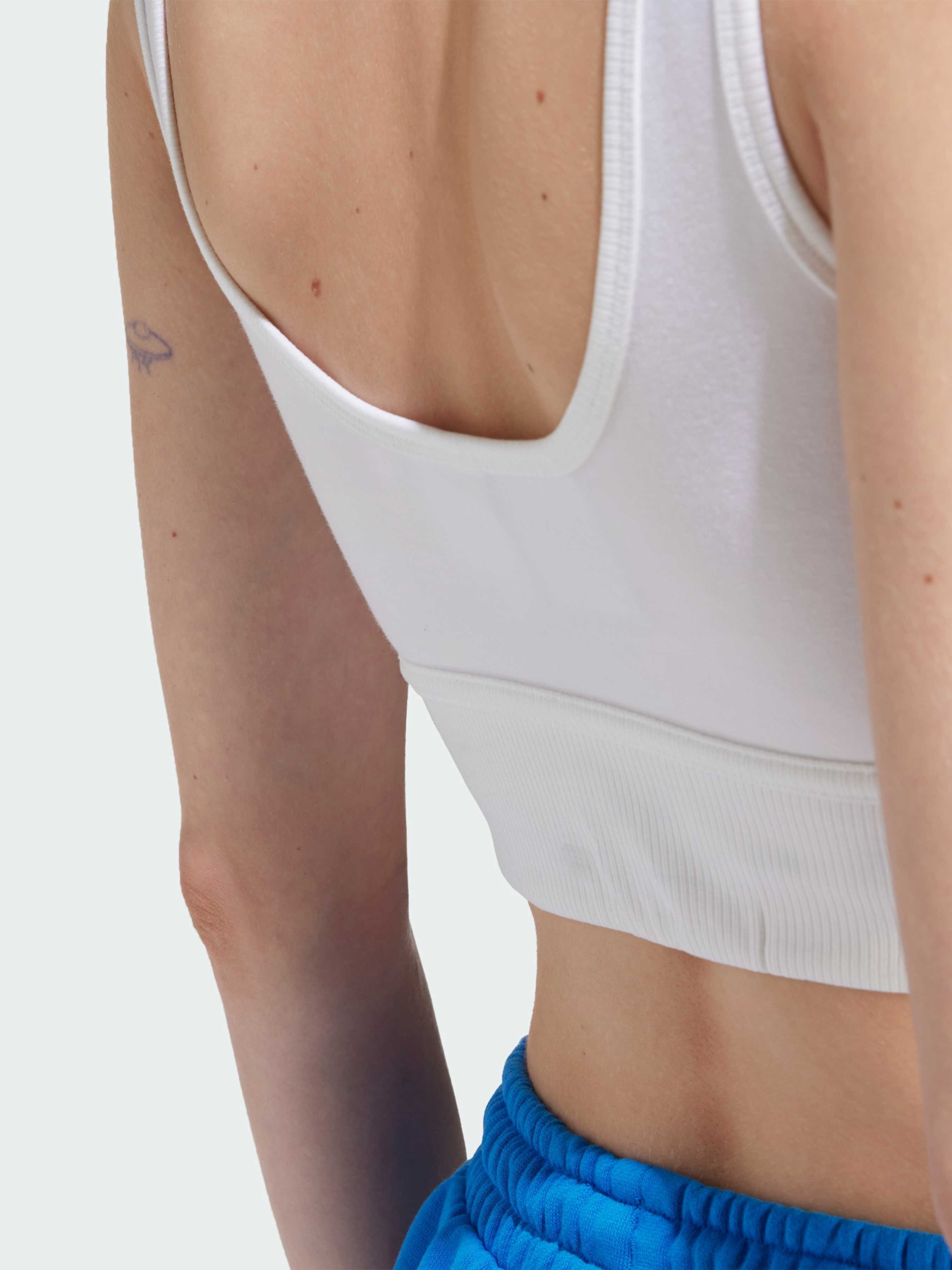 Спортивный топ Adidas Adicolor модель IN4116 Фото