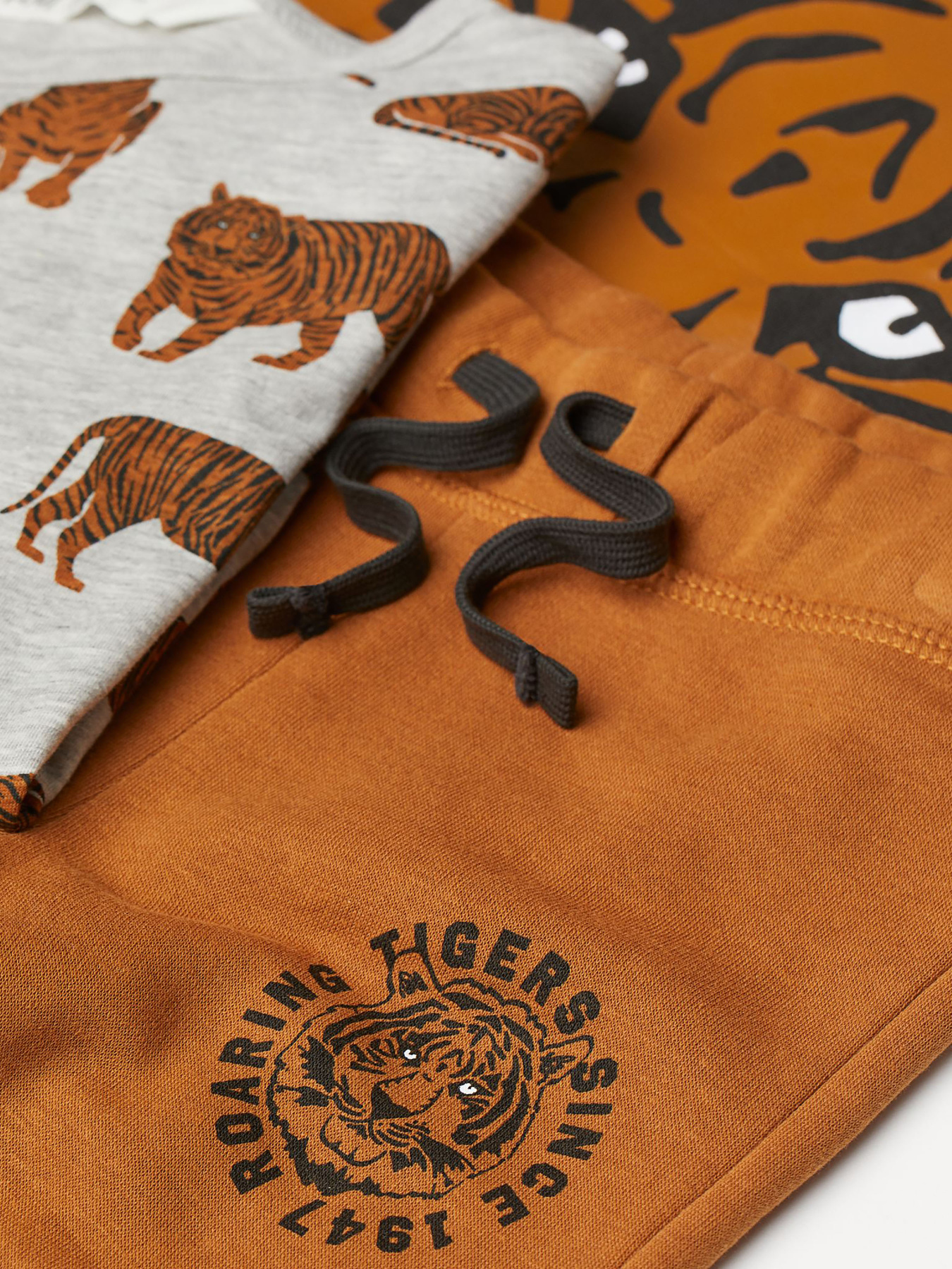 Повседневный костюм H&M модель 74081 Фото