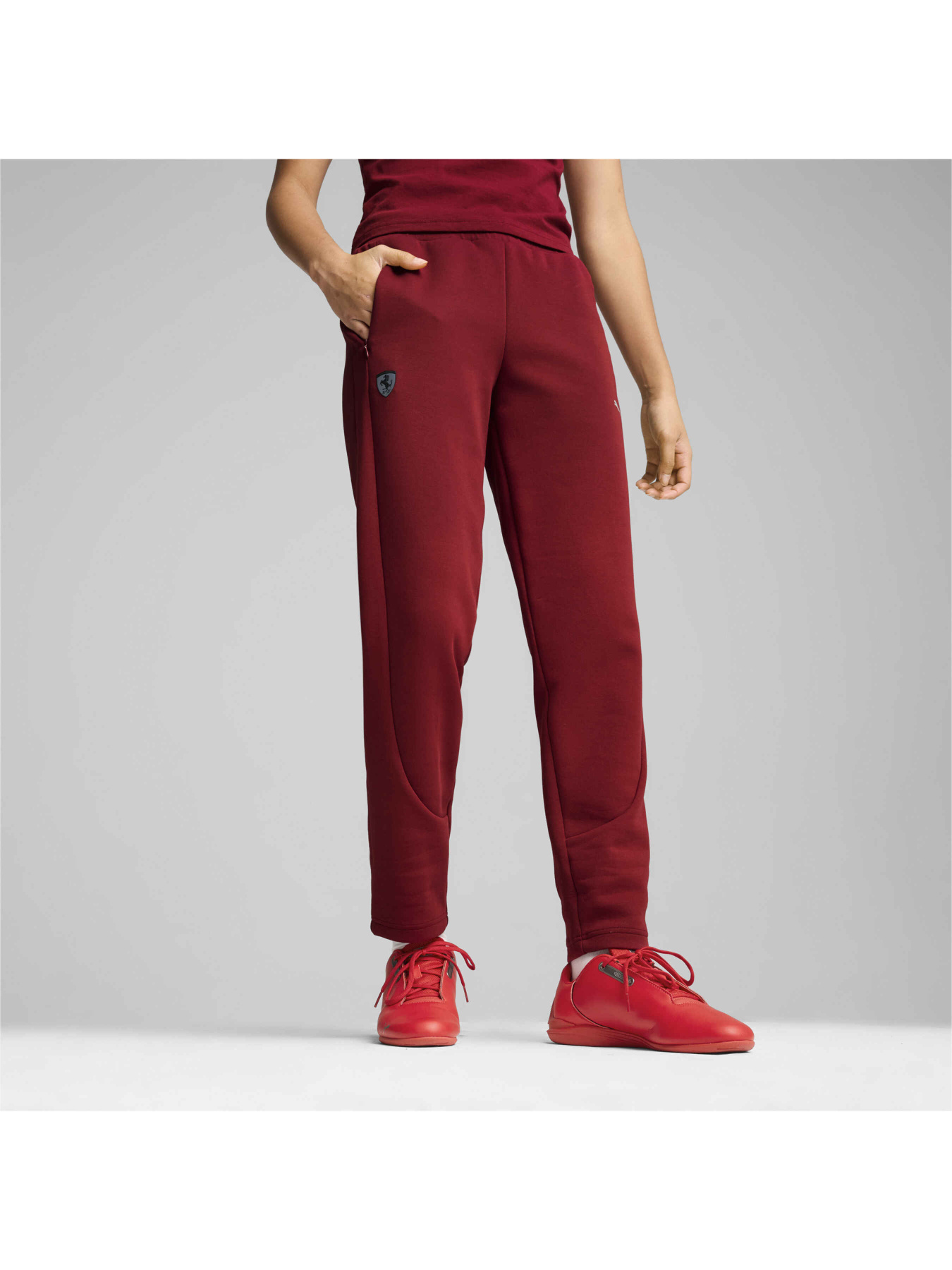 Штаны спортивные PUMA Ferrari Style Swt Pants Wmn модель 627101 Фото
