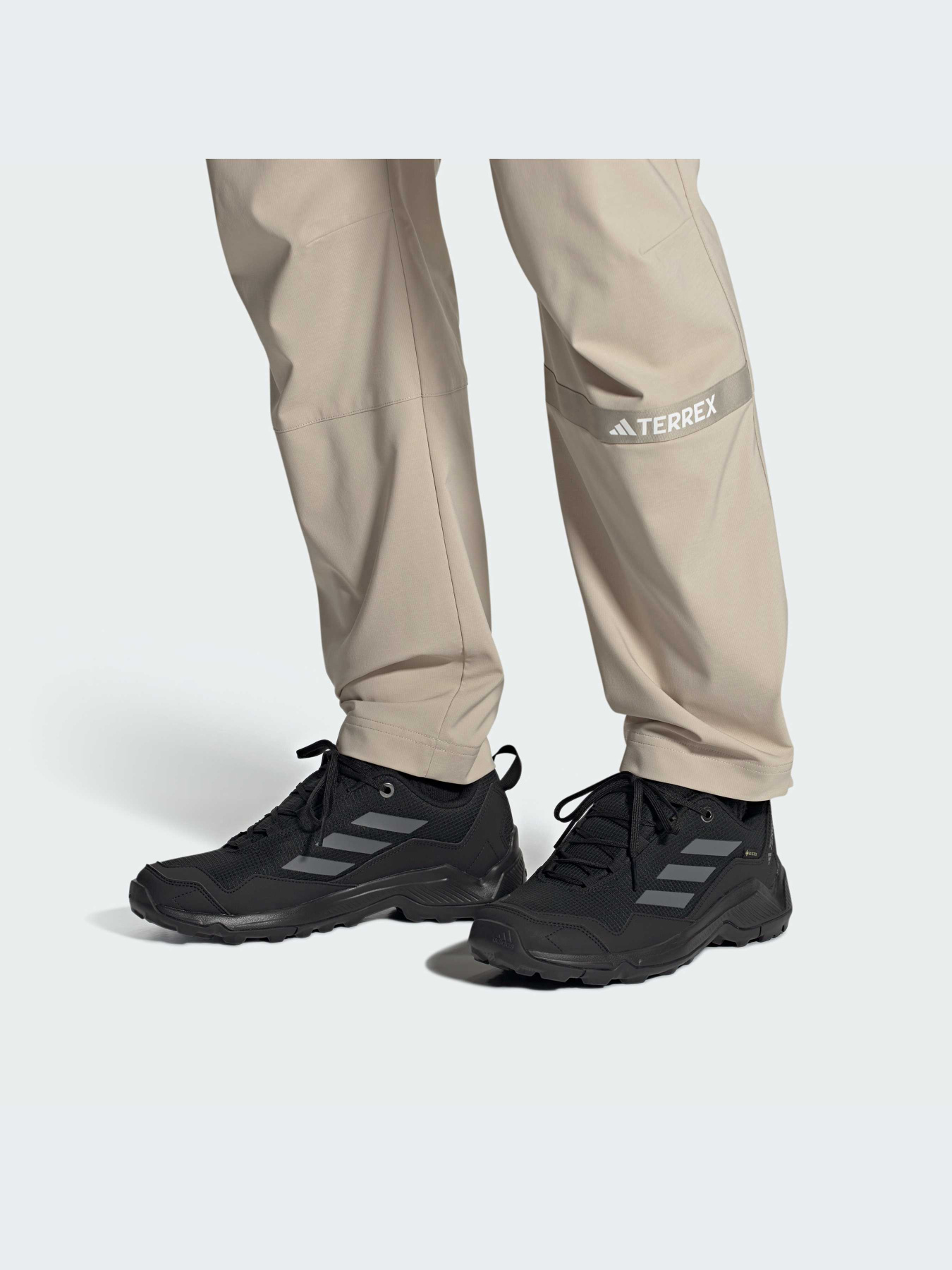 Кроссовки аутдор Adidas модель ID7845 Фото