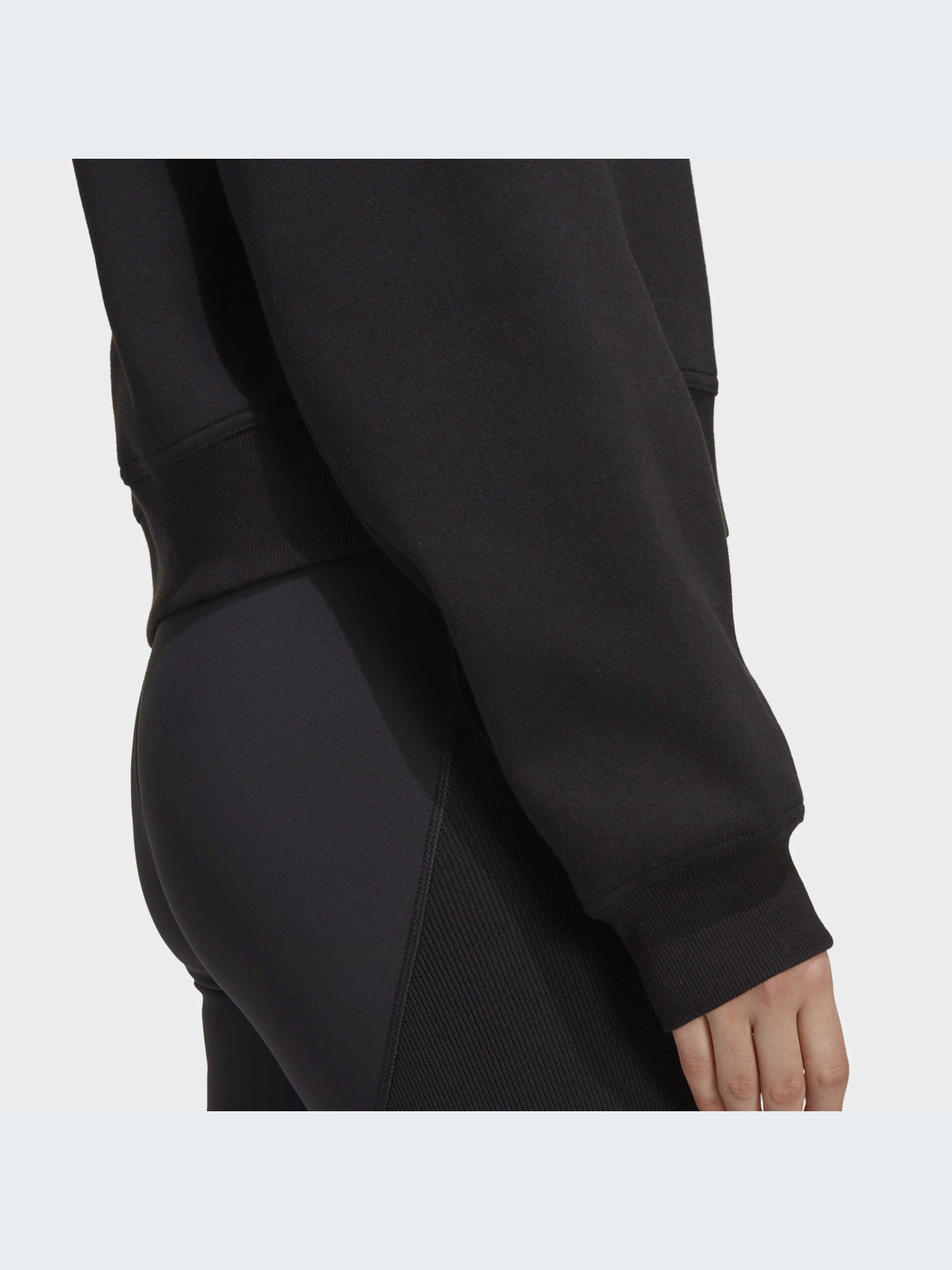 Свитшот Adidas модель HR9172 Свитшот Adidas модель HR9172 Фото