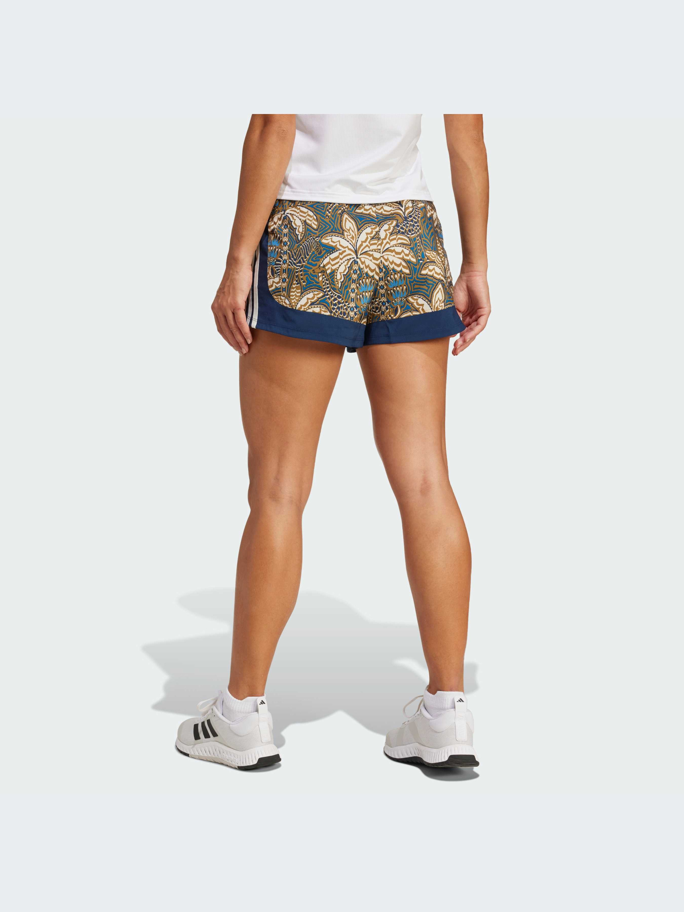 Шорты спортивные Adidas модель IV9752 Шорты спортивные Adidas модель IV9752 Фото