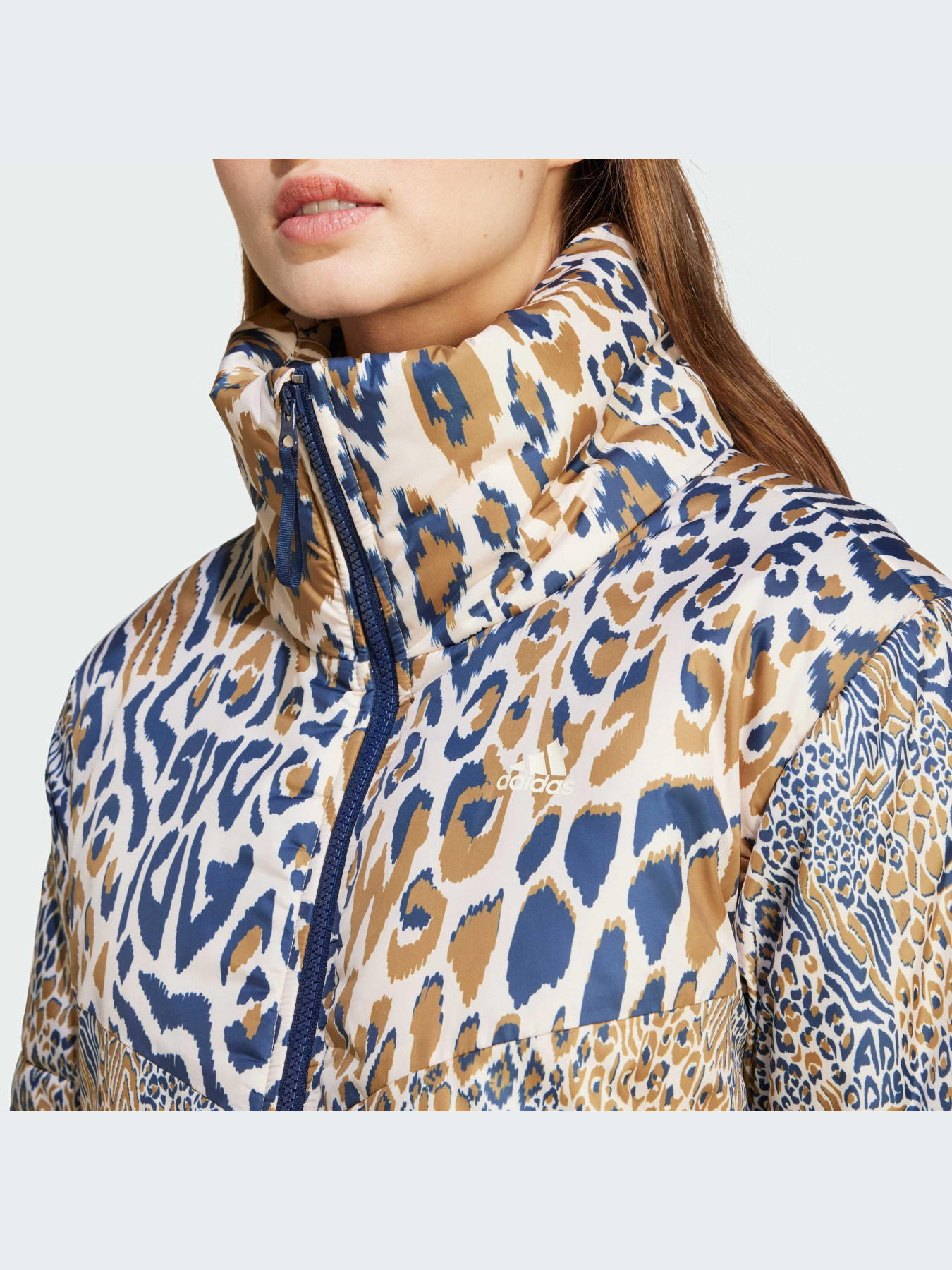 Демісезонна куртка Adidas модель IV9756 Фото