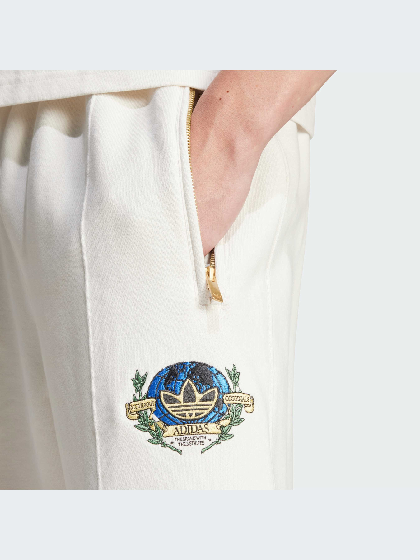 Повсякденні штани Adidas Graphics модель IX6765 Повсякденні штани Adidas Graphics модель IX6765 Фото