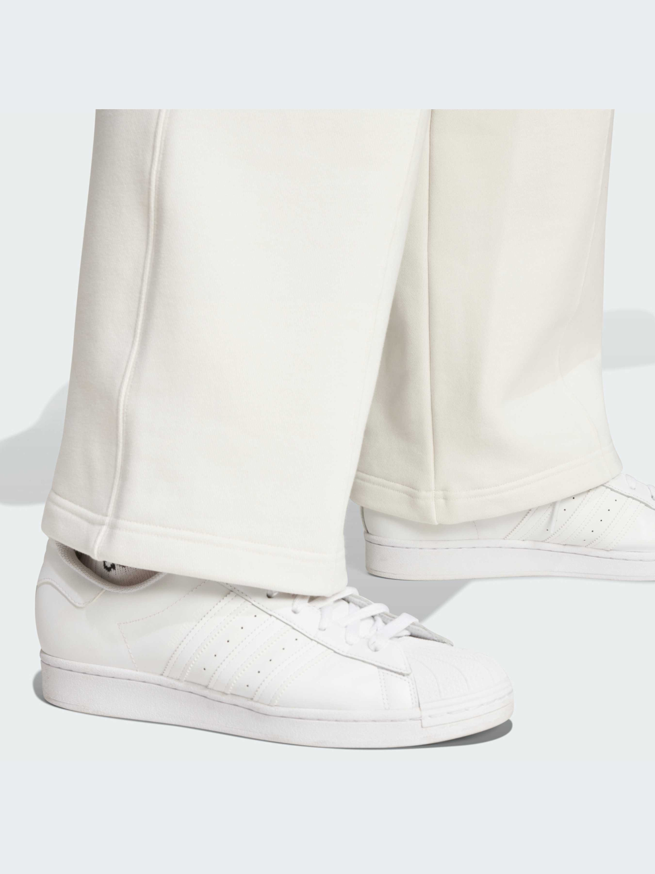 Повсякденні штани Adidas Graphics модель IX6765 Повсякденні штани Adidas Graphics модель IX6765 Фото