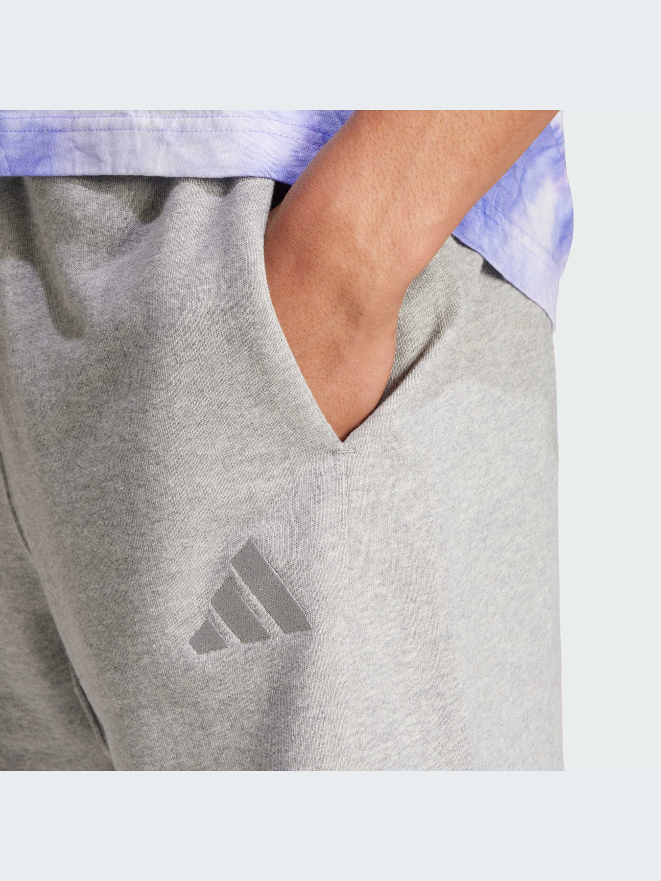 Повседневные шорты Adidas модель IY4152 Повседневные шорты Adidas модель IY4152 Фото