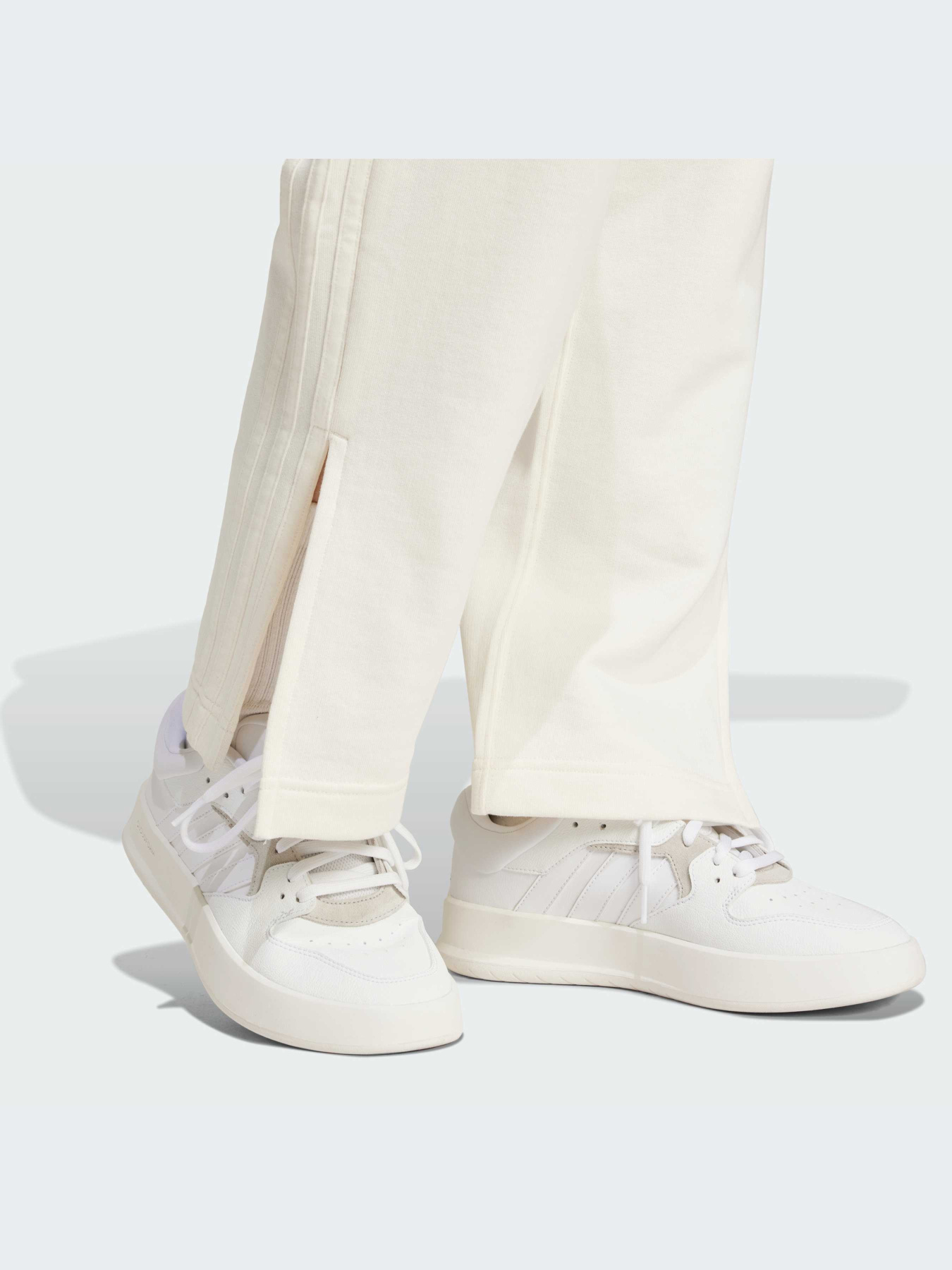 Штани повсякденні Adidas 3 Stripes модель IW1134 Фото